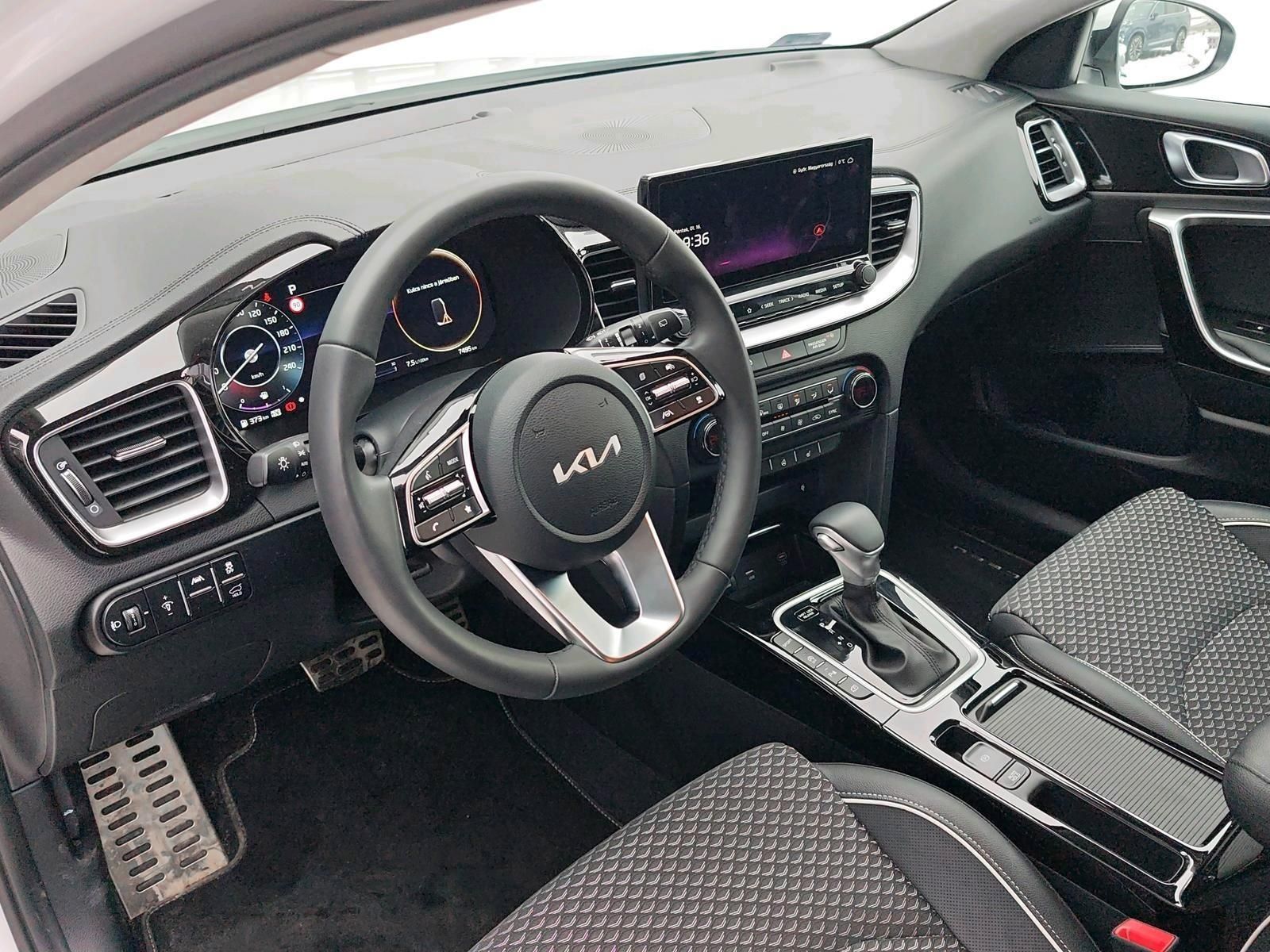 KIA XCEED