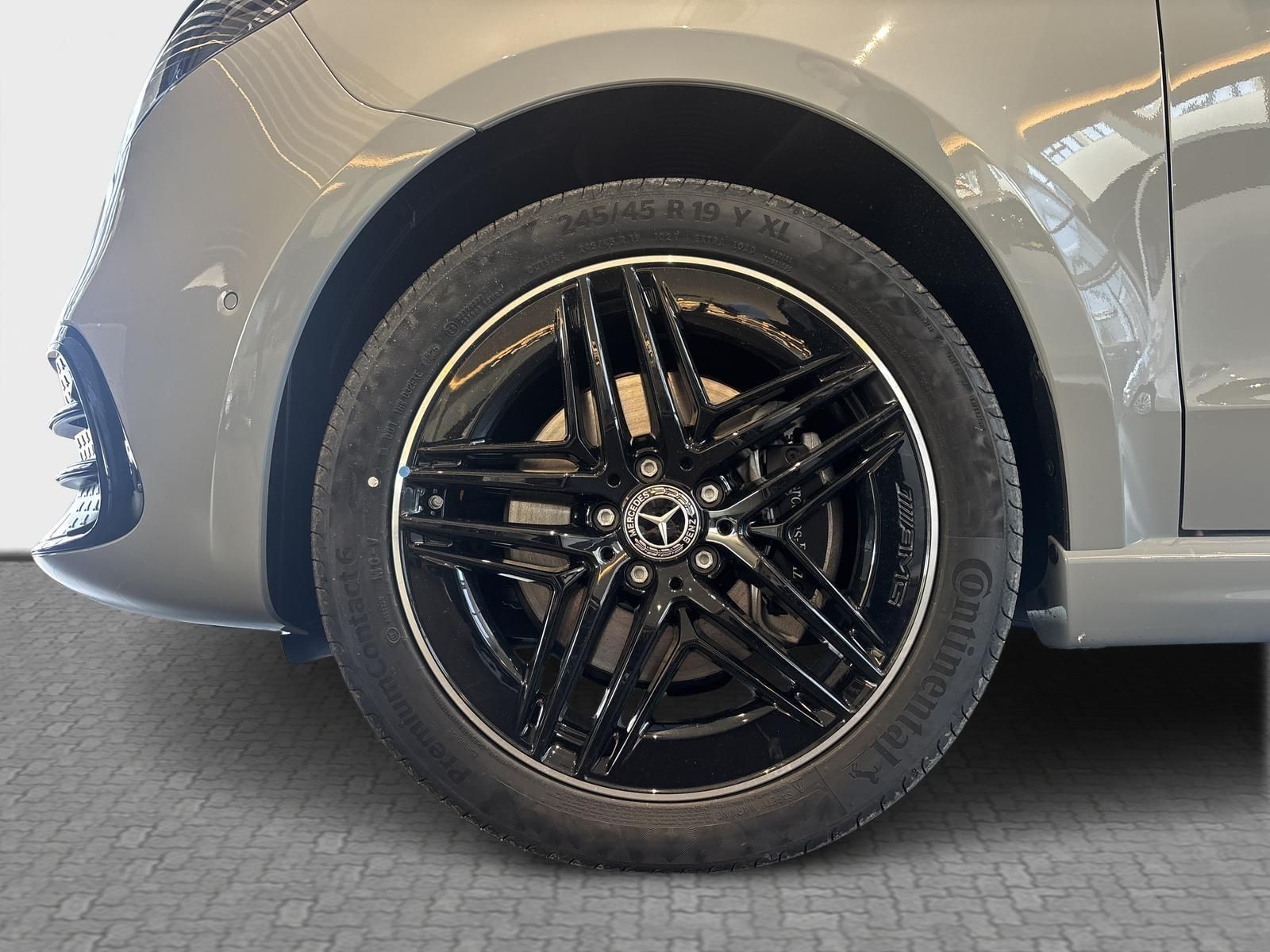 MERCEDES-BENZ V-OSZTÁLY