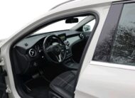 MERCEDES-BENZ GLA 220