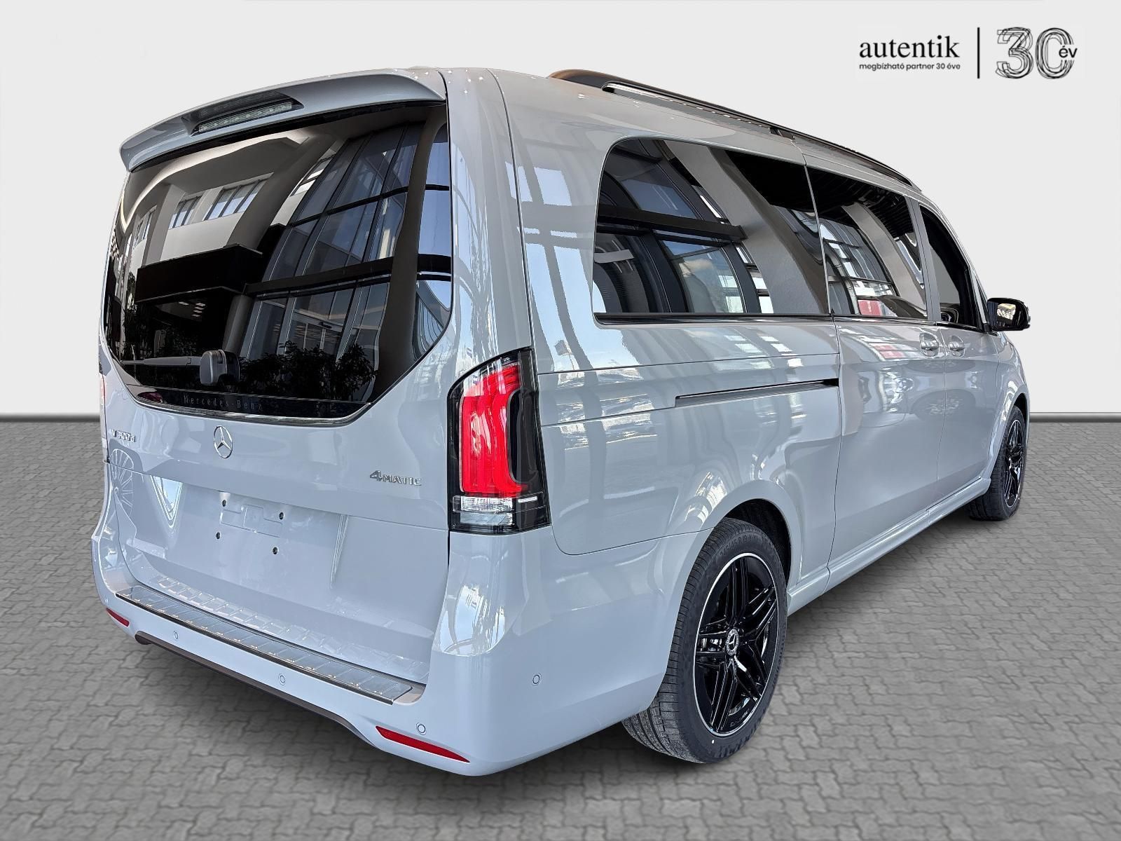 MERCEDES-BENZ V-OSZTÁLY