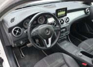 MERCEDES-BENZ GLA 220