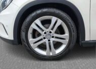 MERCEDES-BENZ GLA 220