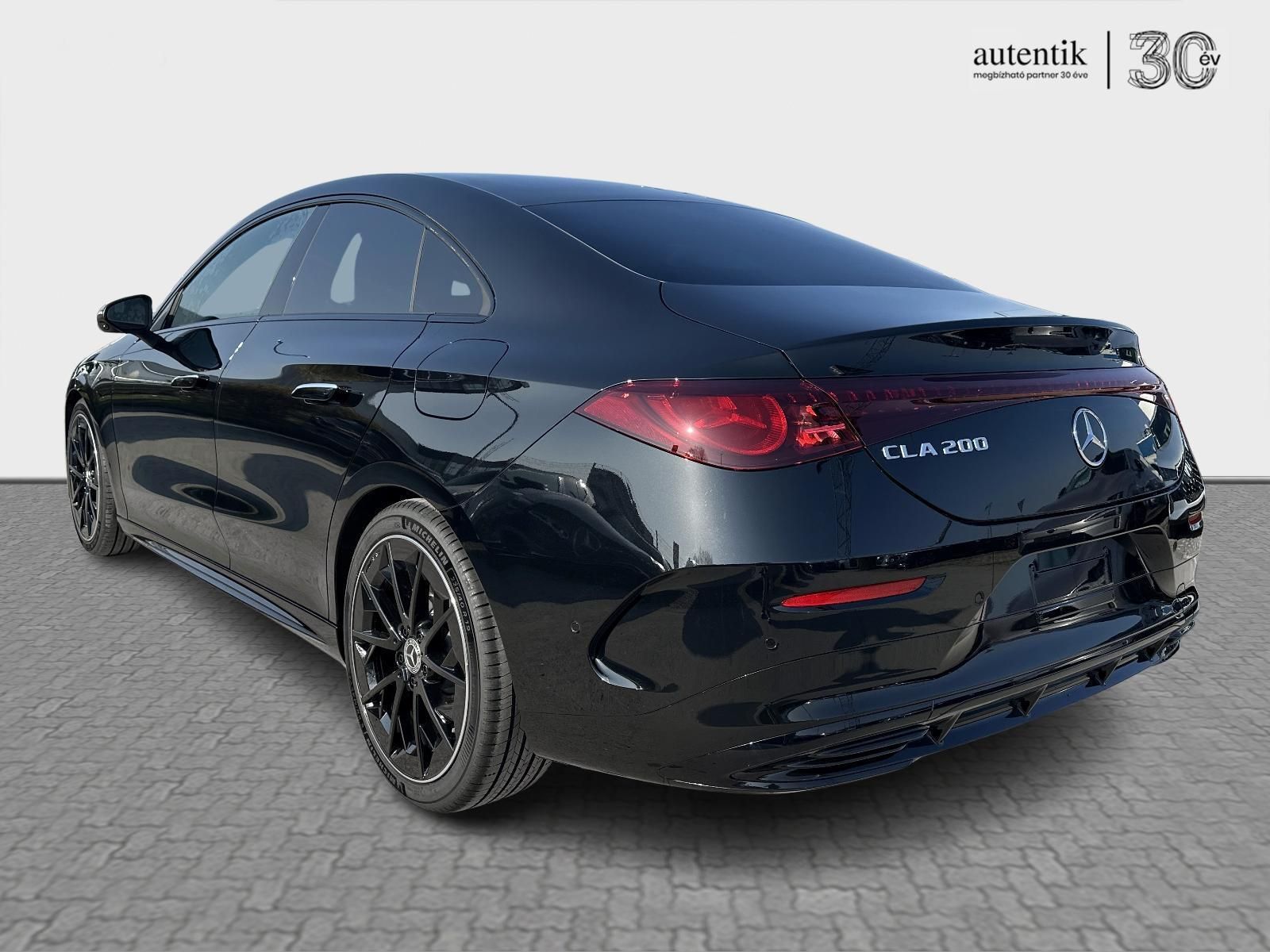 MERCEDES-BENZ CLA 200