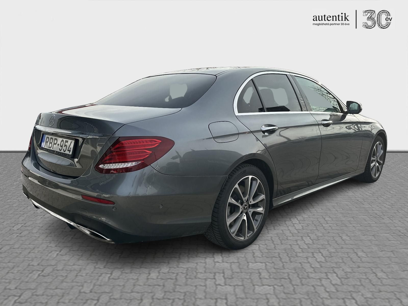 MERCEDES-BENZ E 350