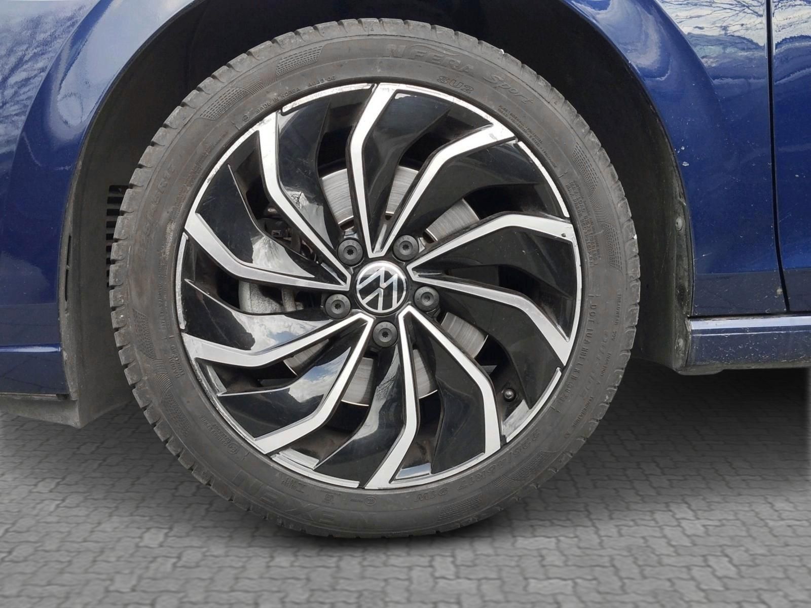 VOLKSWAGEN GOLF VIII