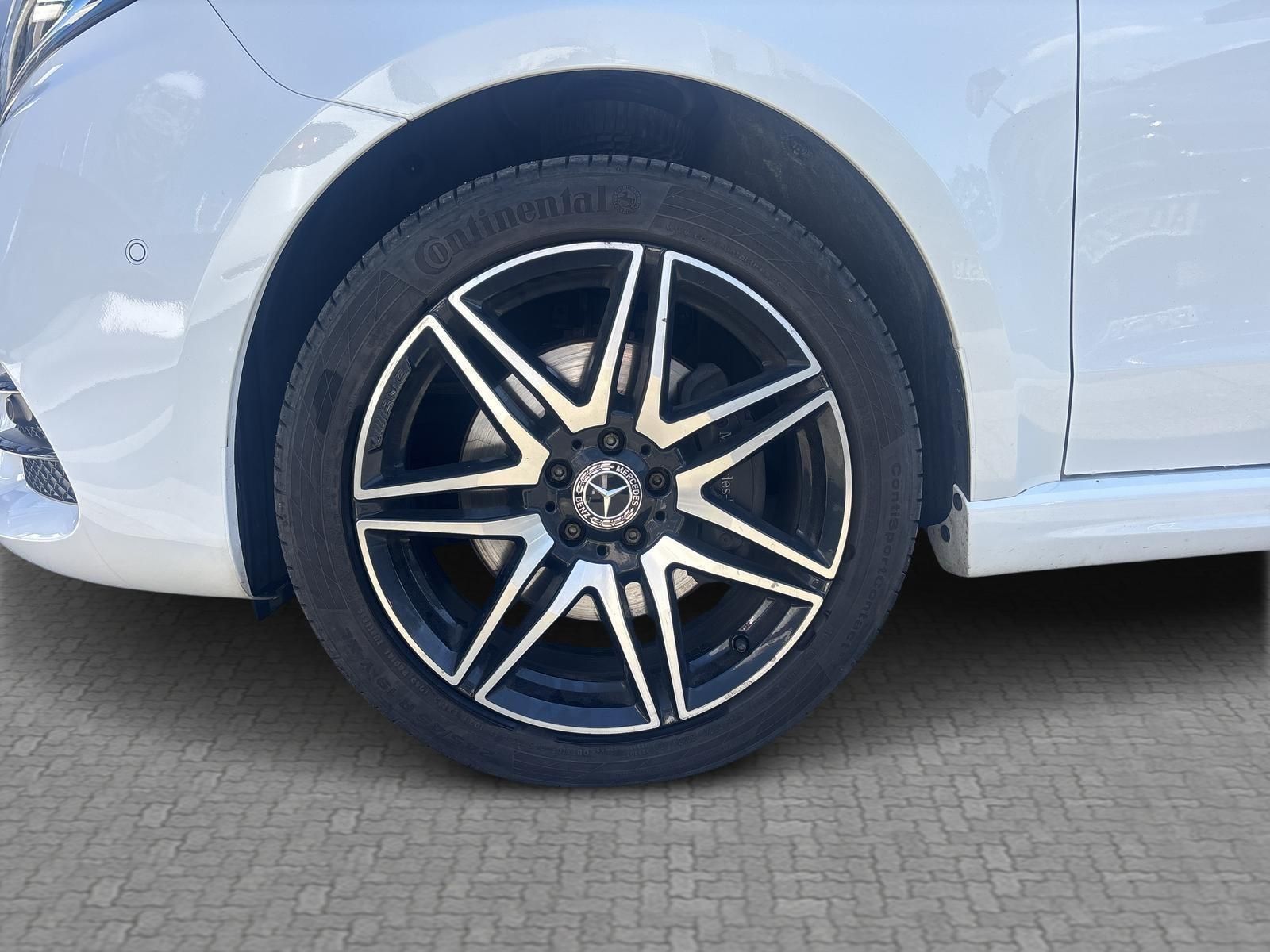 MERCEDES-BENZ V-OSZTÁLY