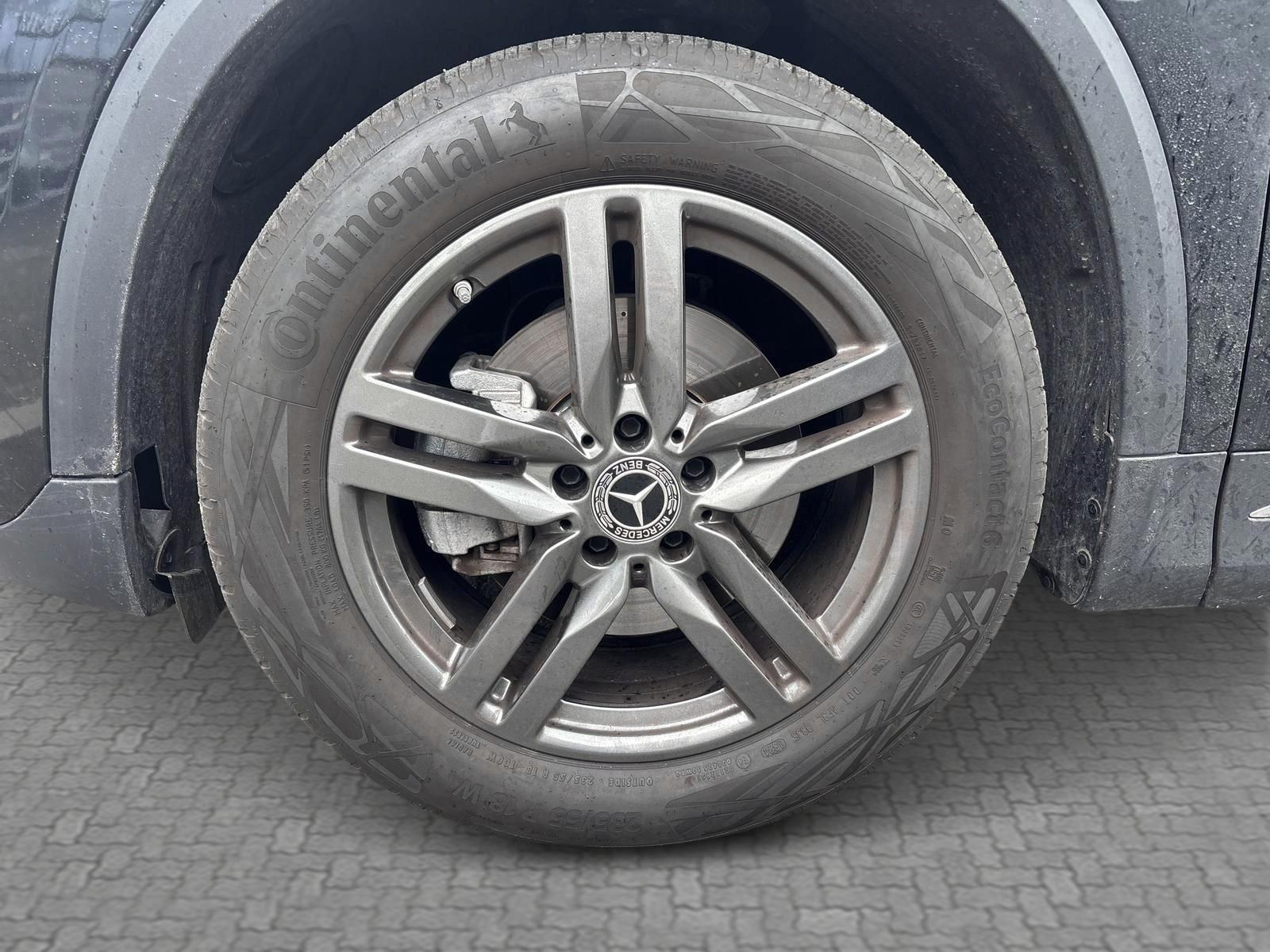 MERCEDES-BENZ GLA 200