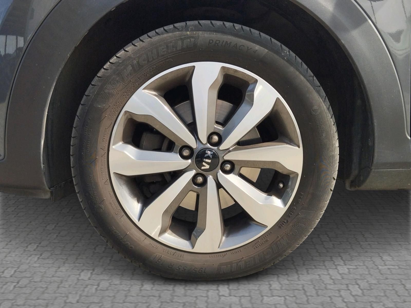 KIA STONIC