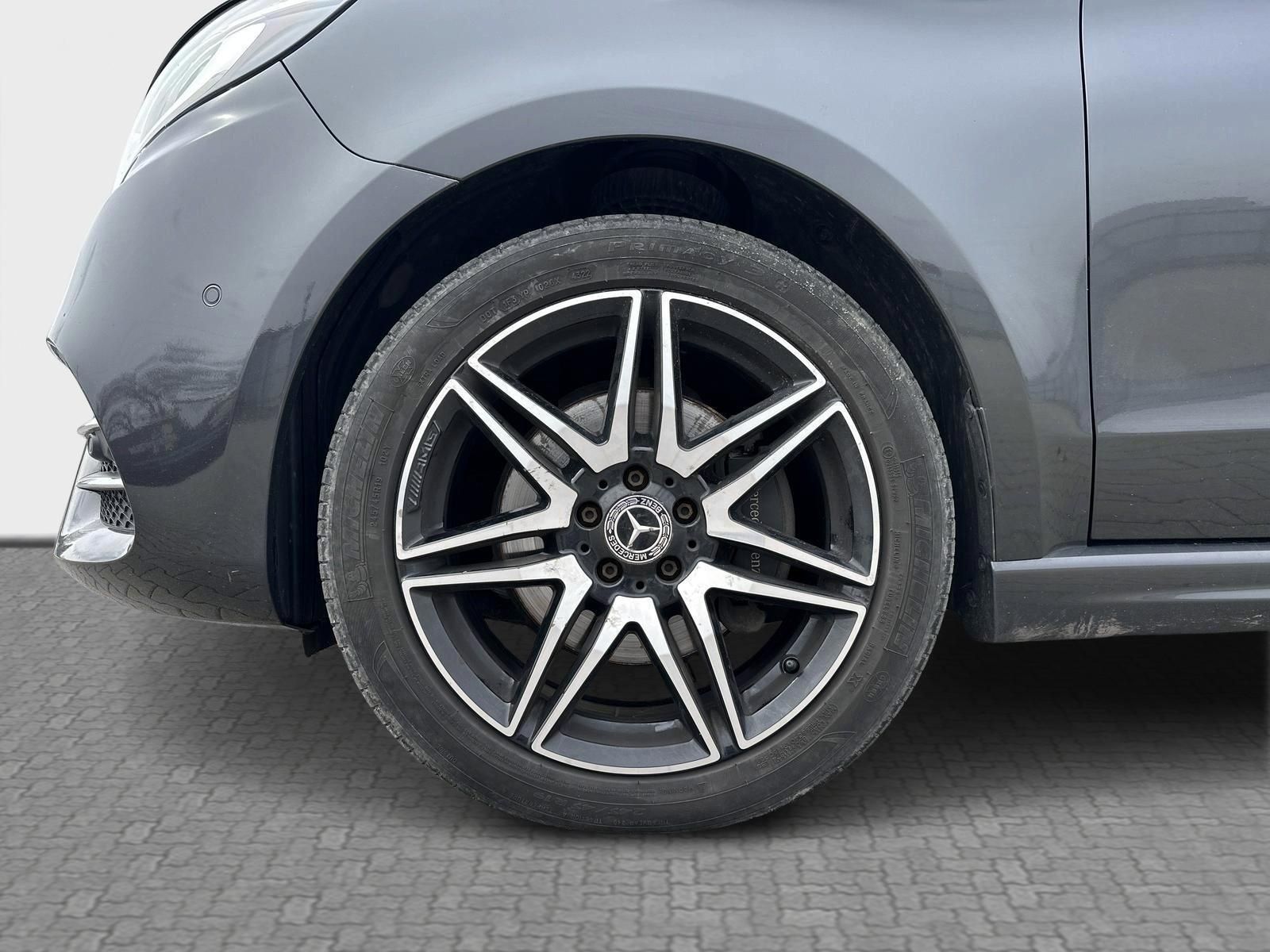 MERCEDES-BENZ V-OSZTÁLY