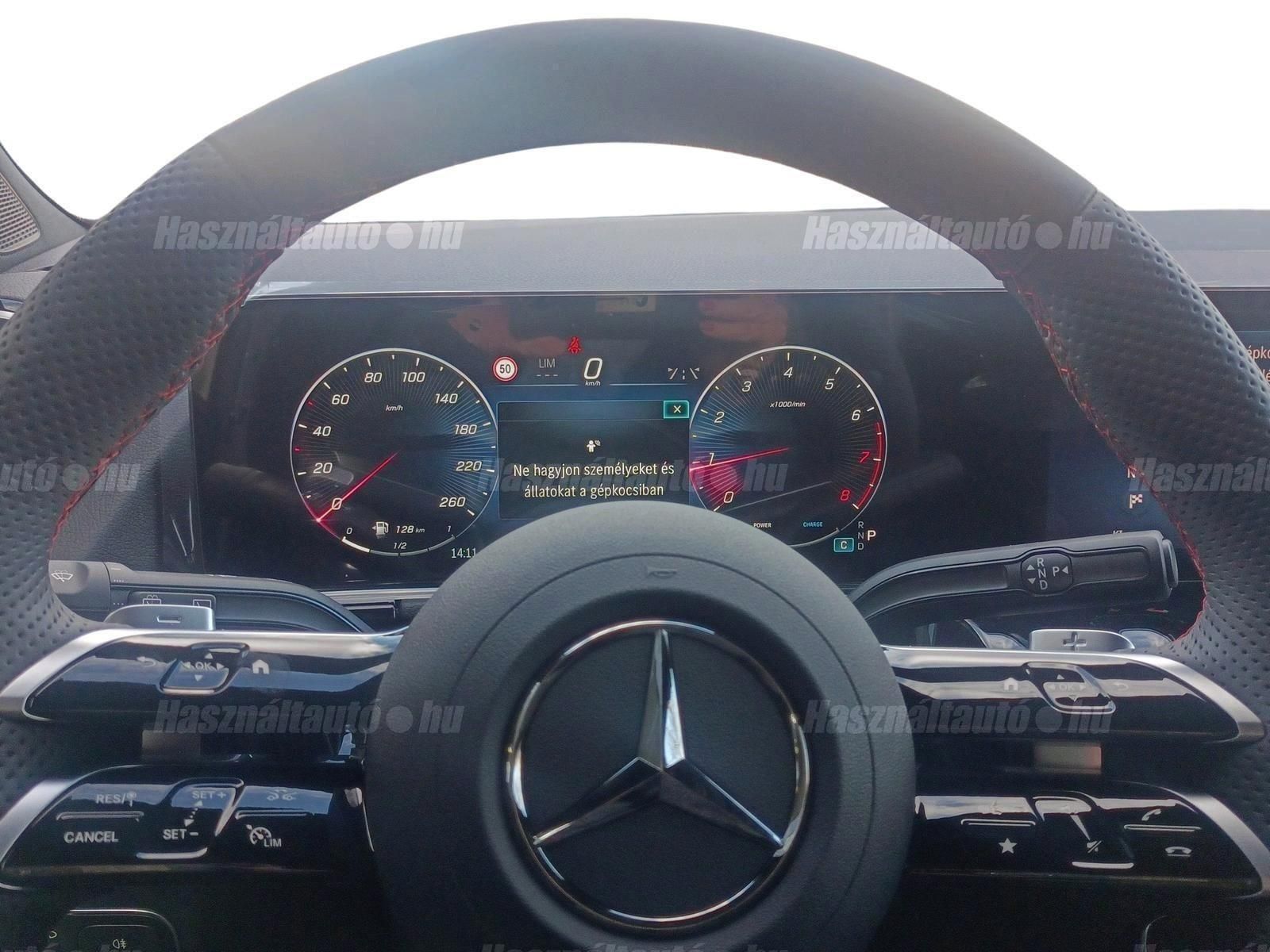 MERCEDES-BENZ GLA-OSZTÁLY