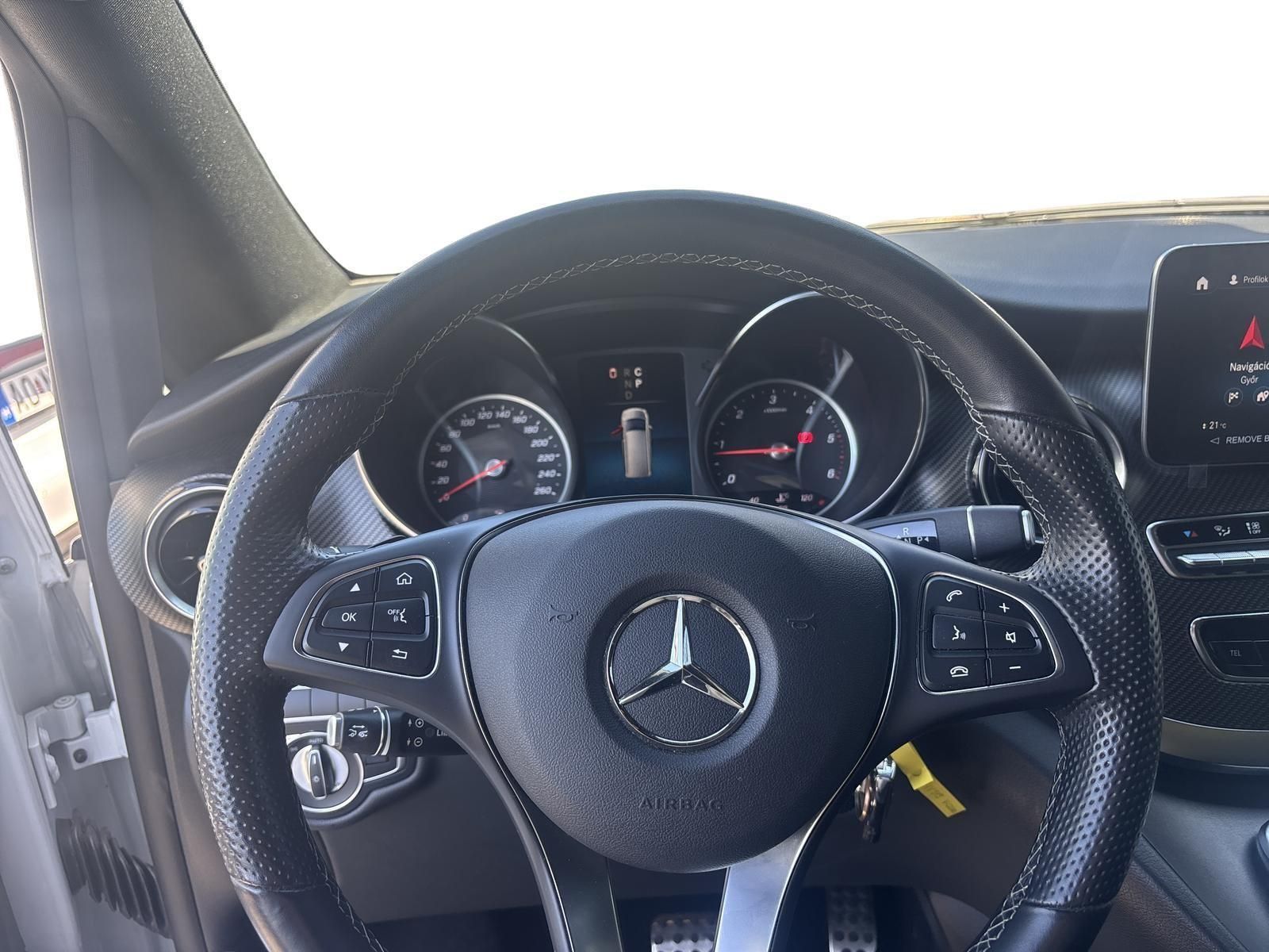 MERCEDES-BENZ V-OSZTÁLY