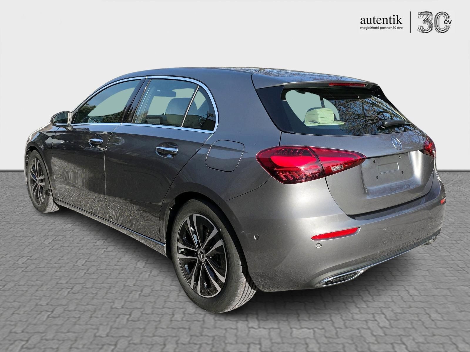MERCEDES-BENZ A 180