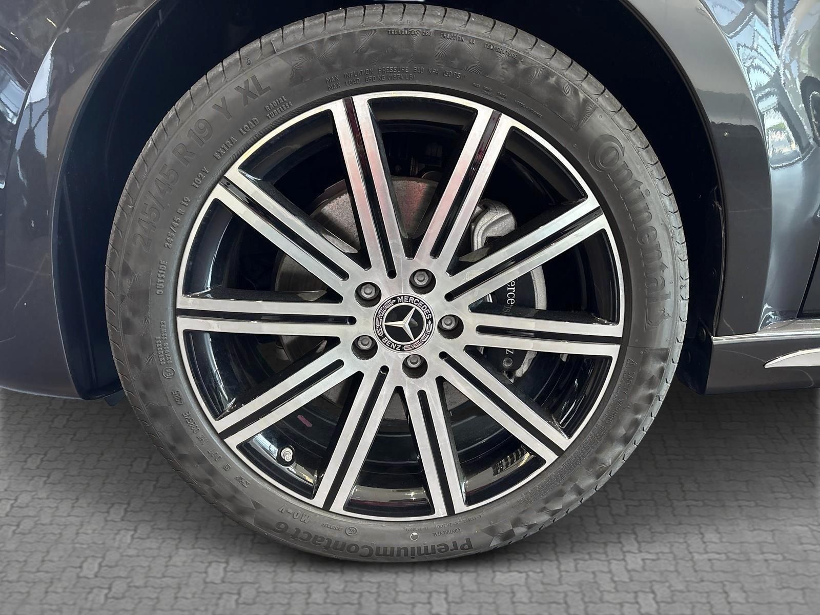 MERCEDES-BENZ V-OSZTÁLY
