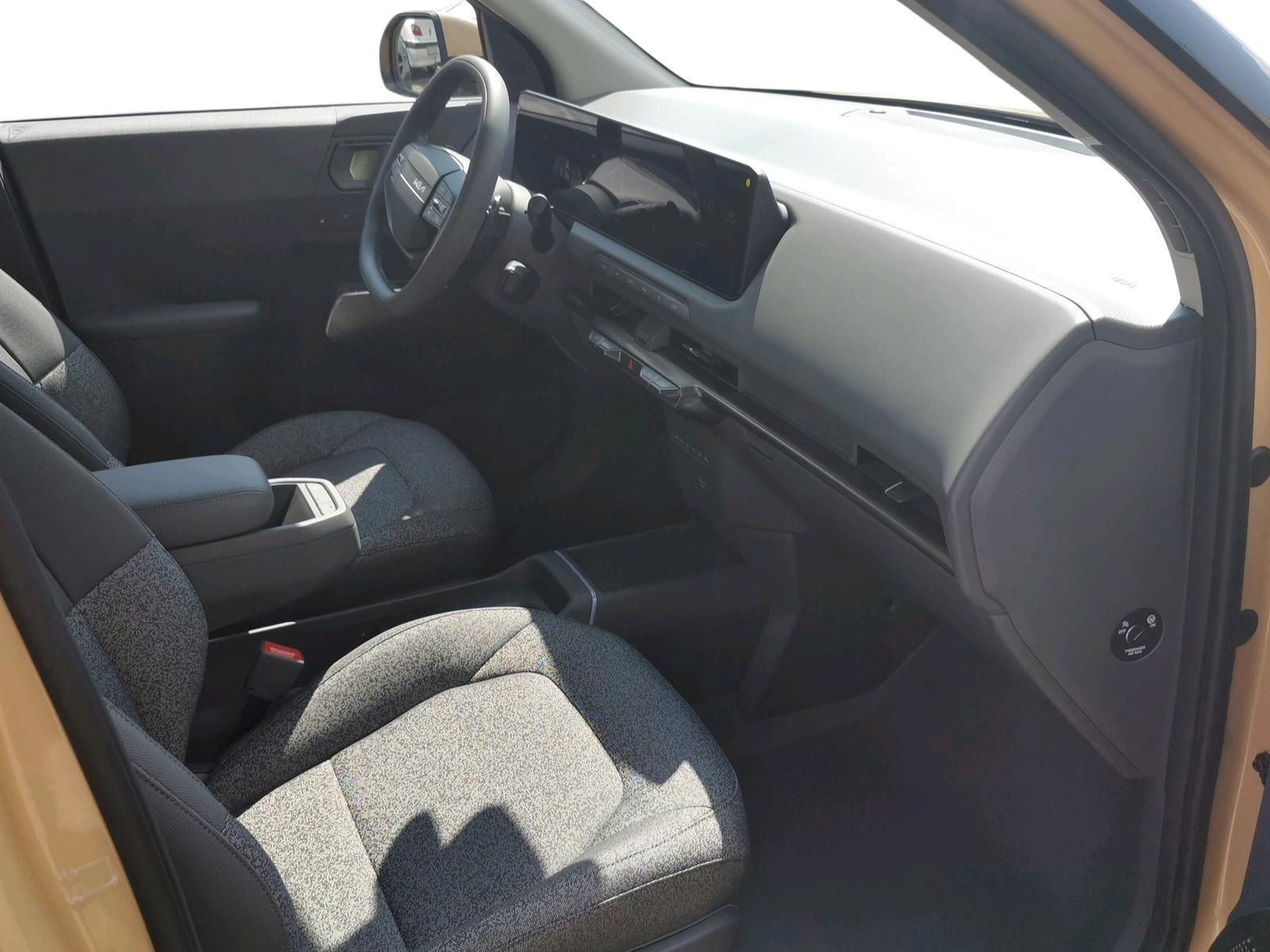 KIA EV2
