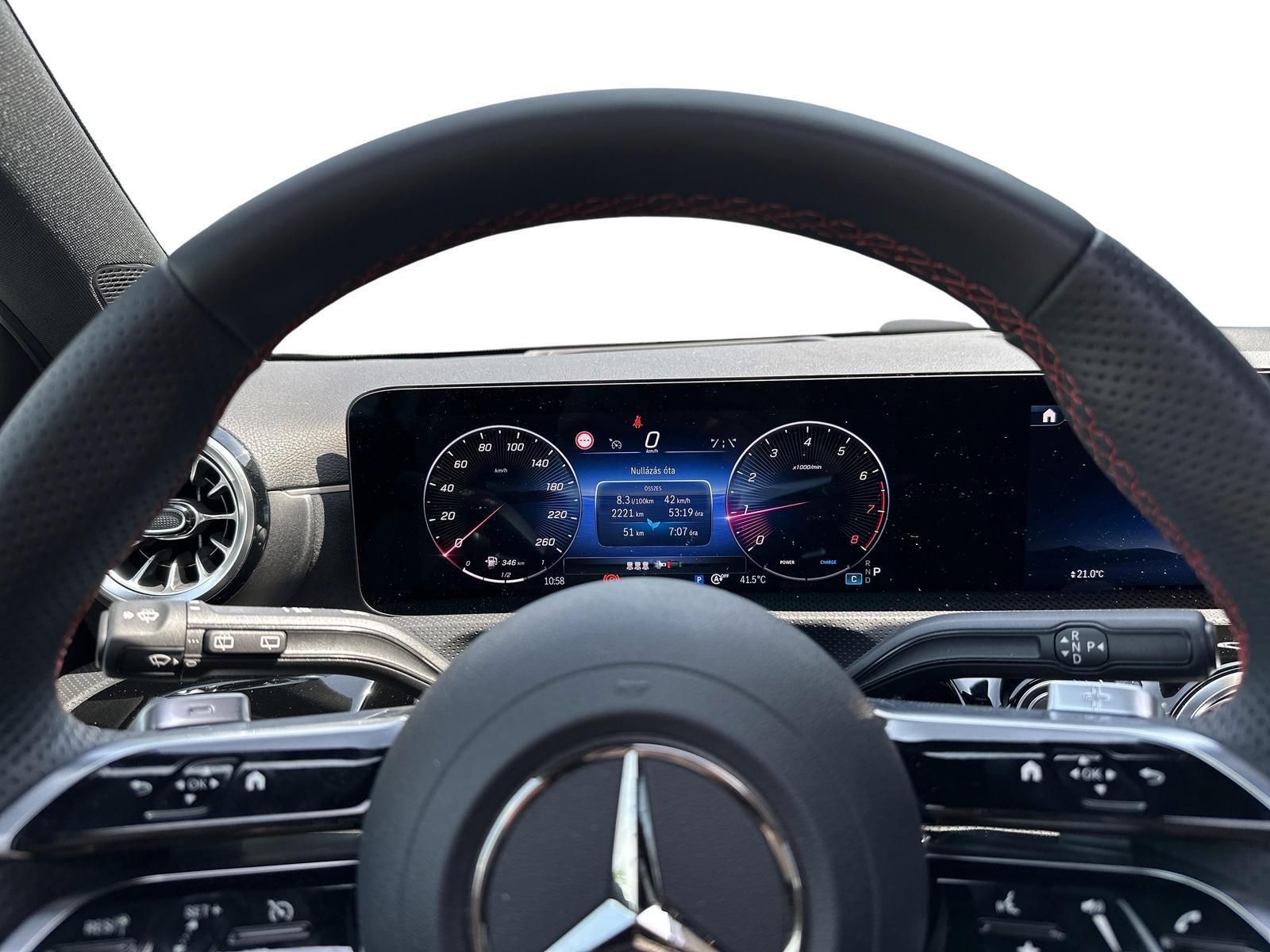 MERCEDES-BENZ A 200