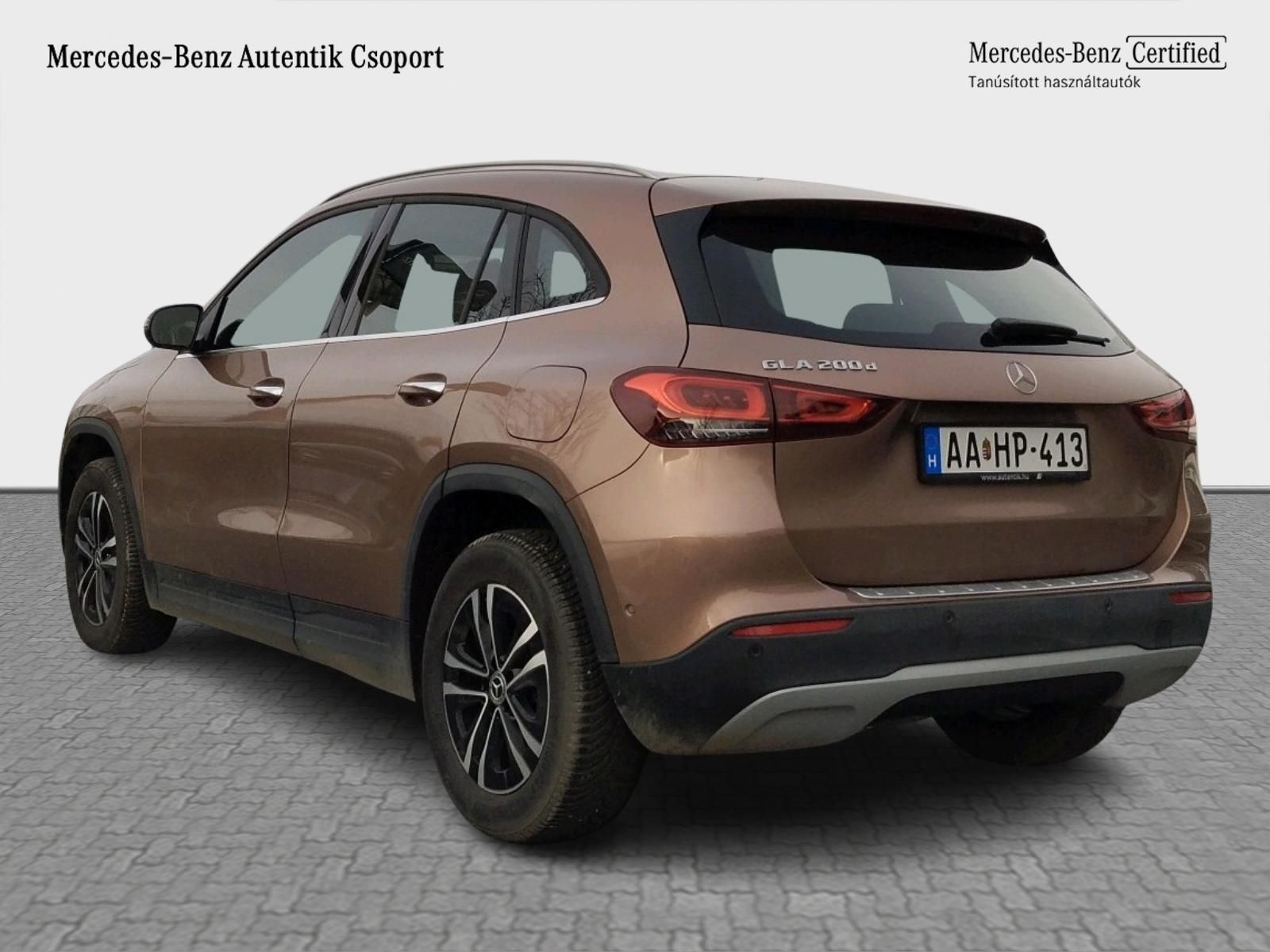 MERCEDES-BENZ GLA 200