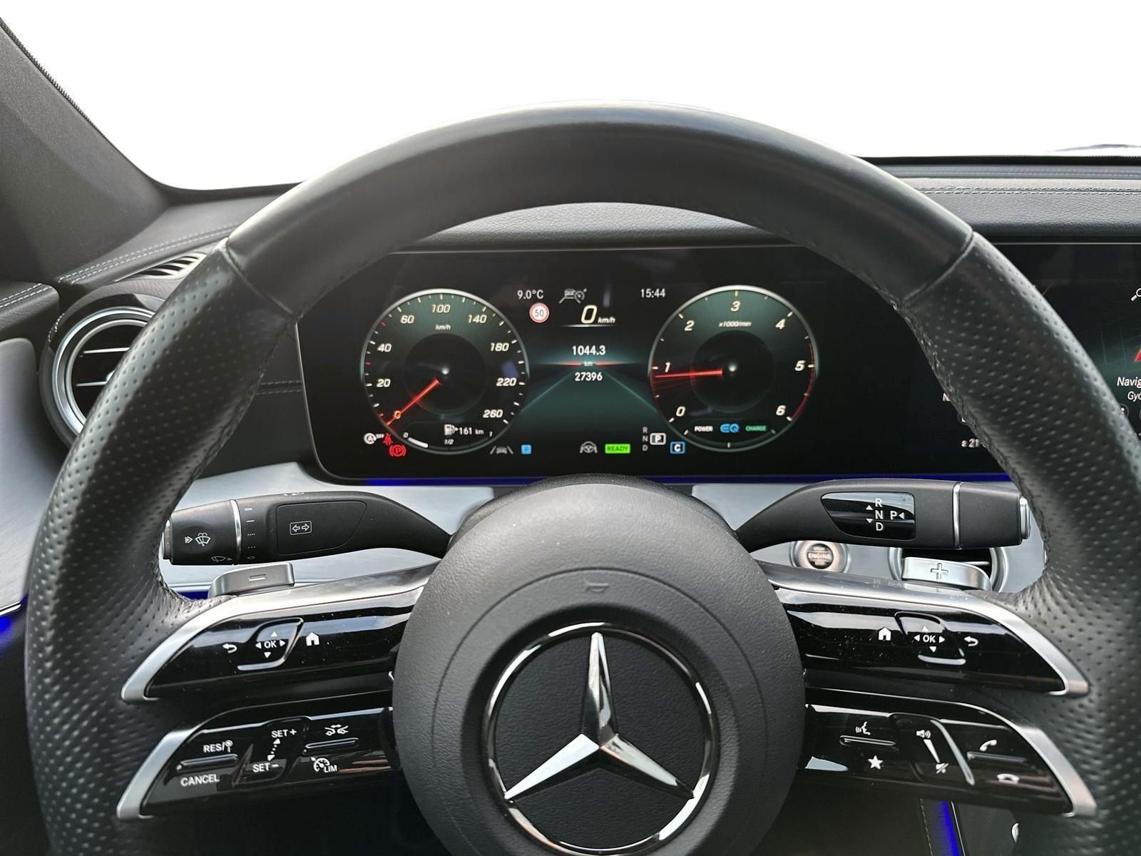 MERCEDES-BENZ E 300