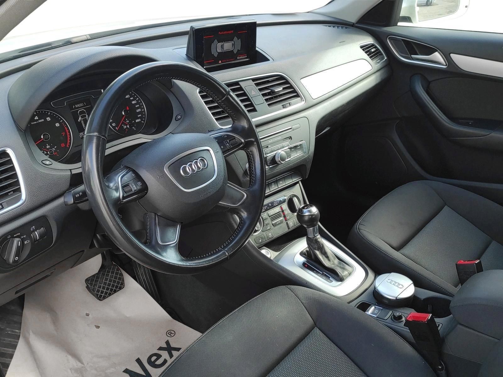 AUDI Q3
