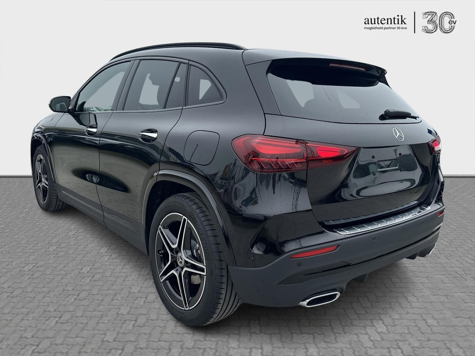 MERCEDES-BENZ GLA 200
