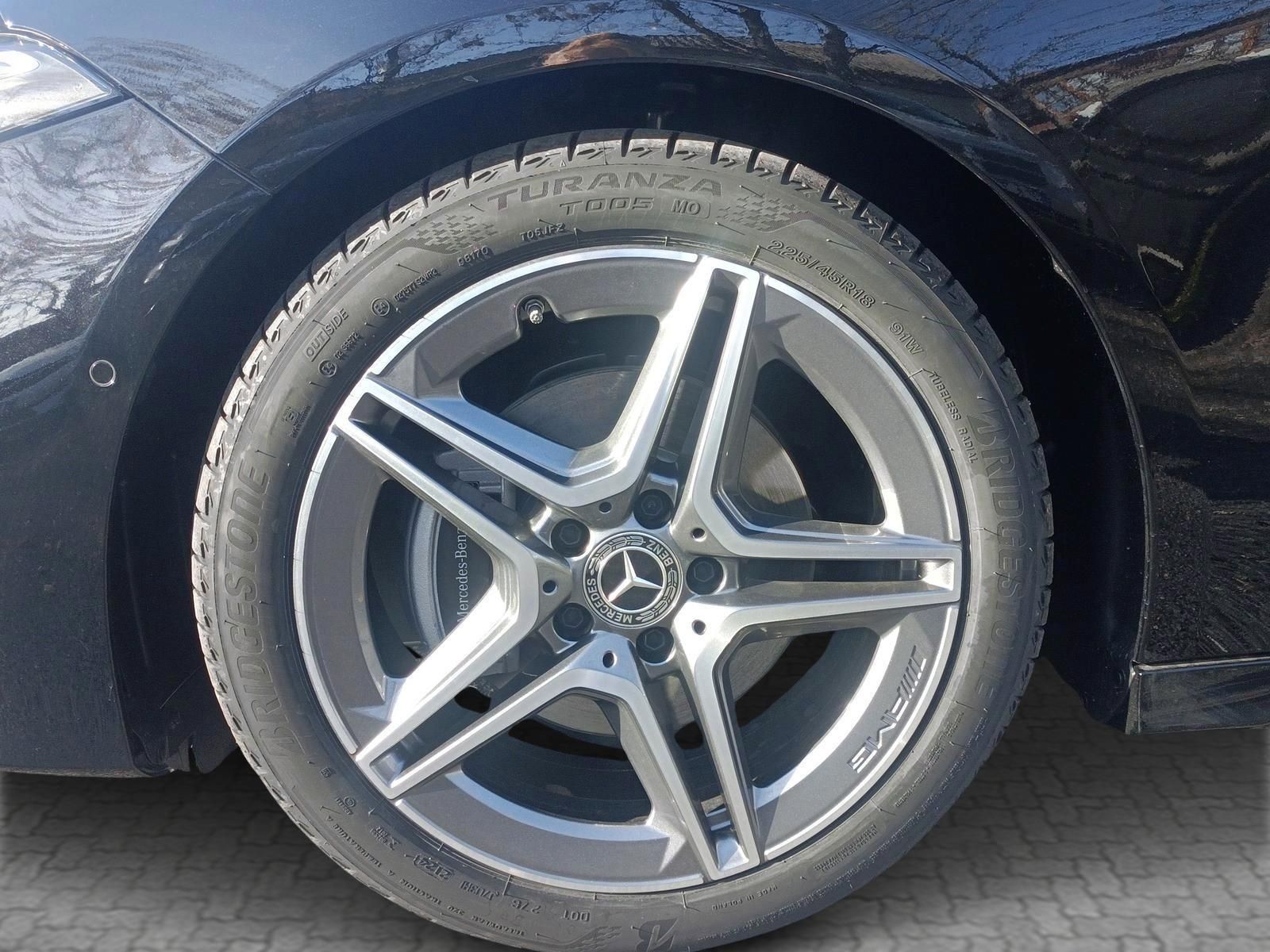 MERCEDES-BENZ A 200