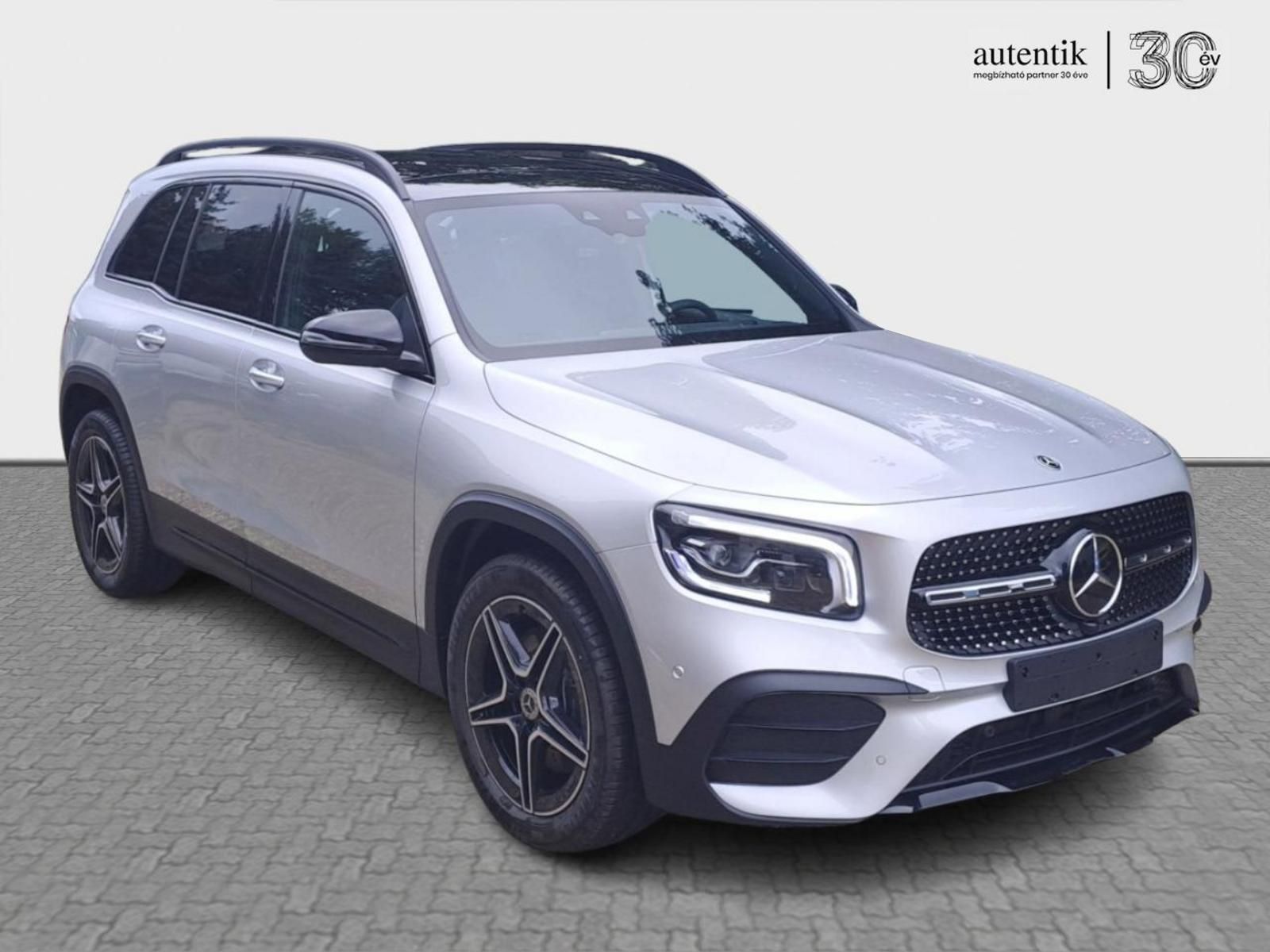 MERCEDES-BENZ GLB 220
