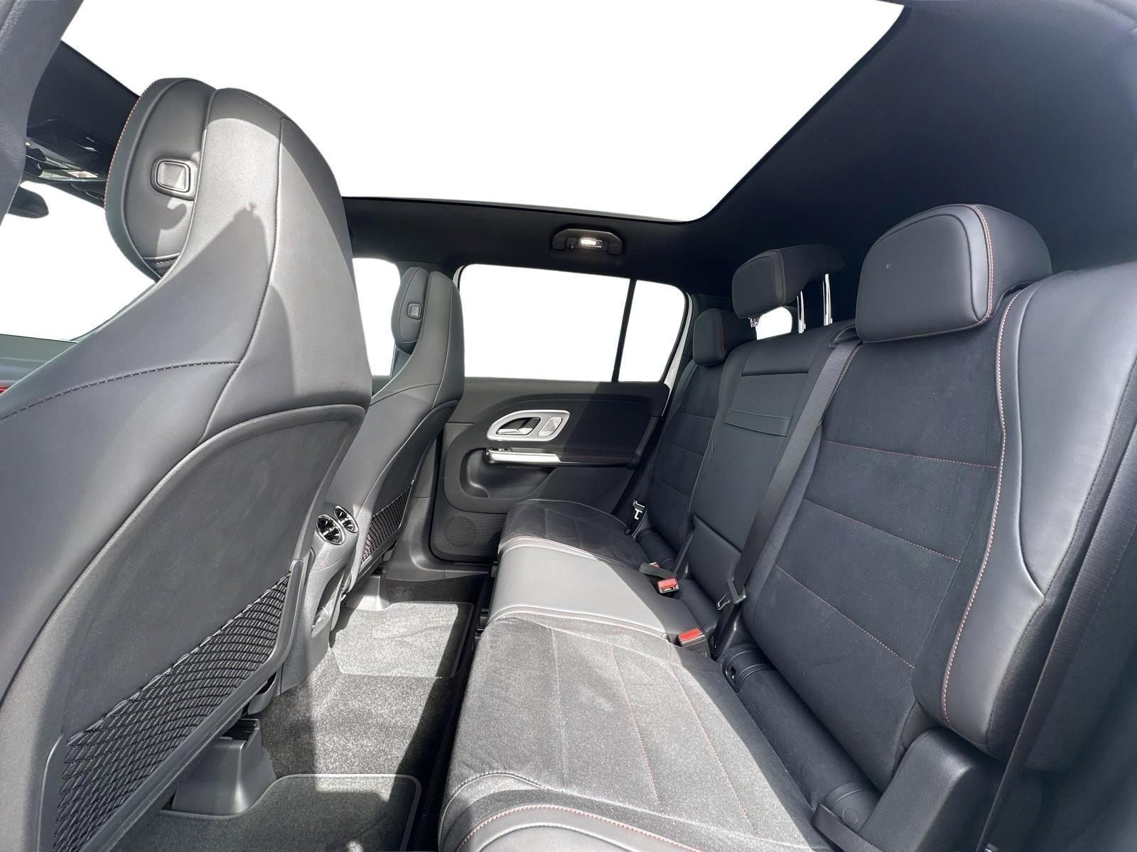 MERCEDES-BENZ GLB 200