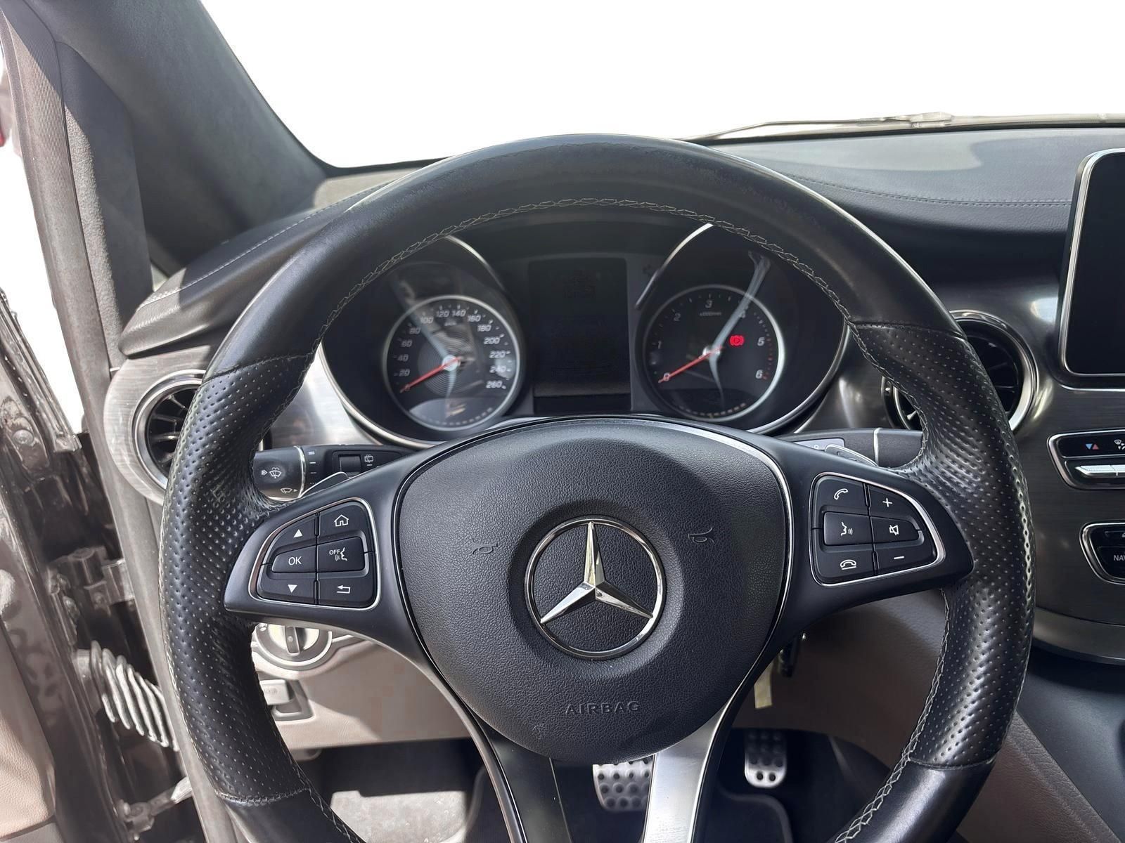 MERCEDES-BENZ V-OSZTÁLY