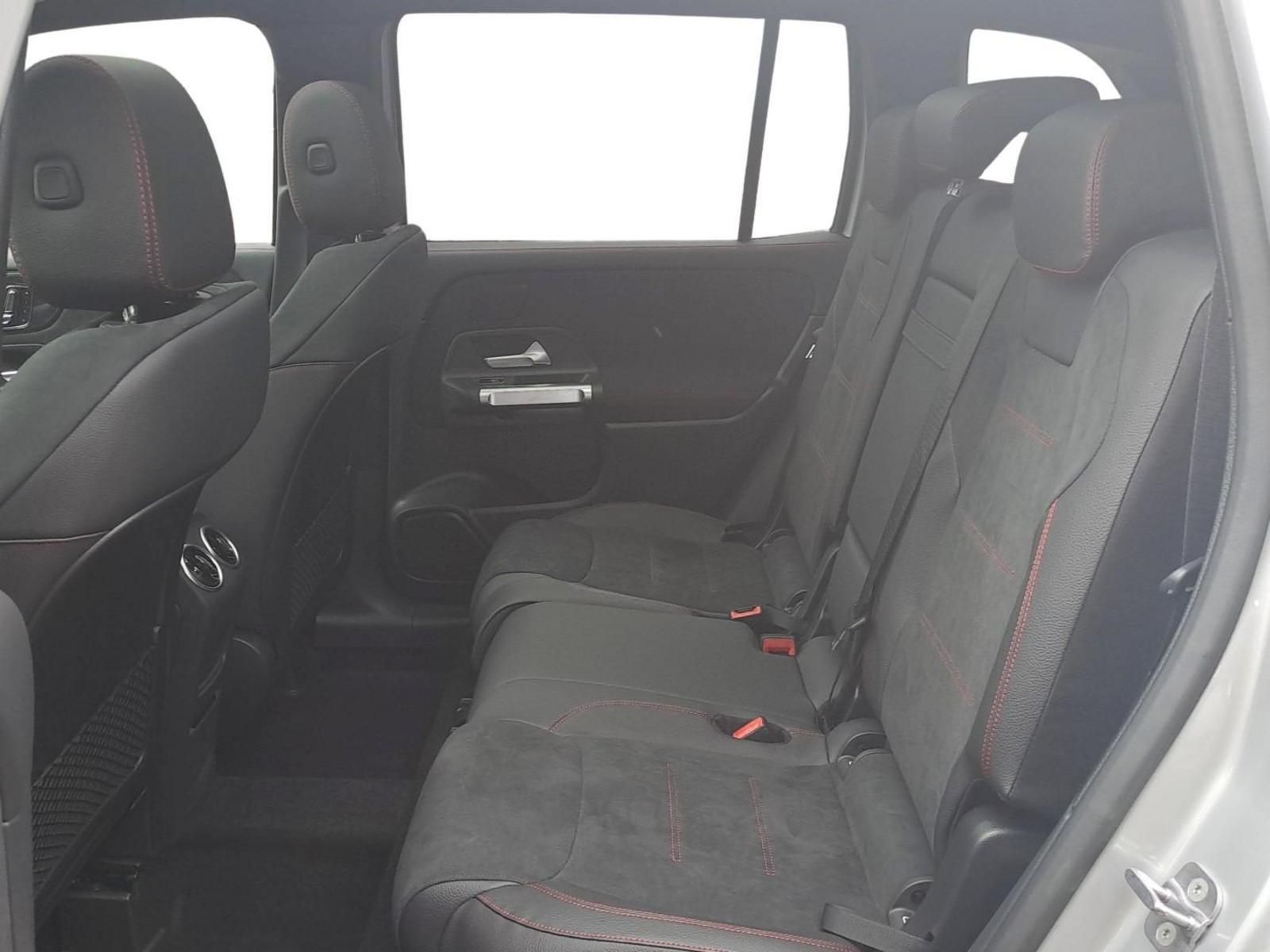 MERCEDES-BENZ GLB 220