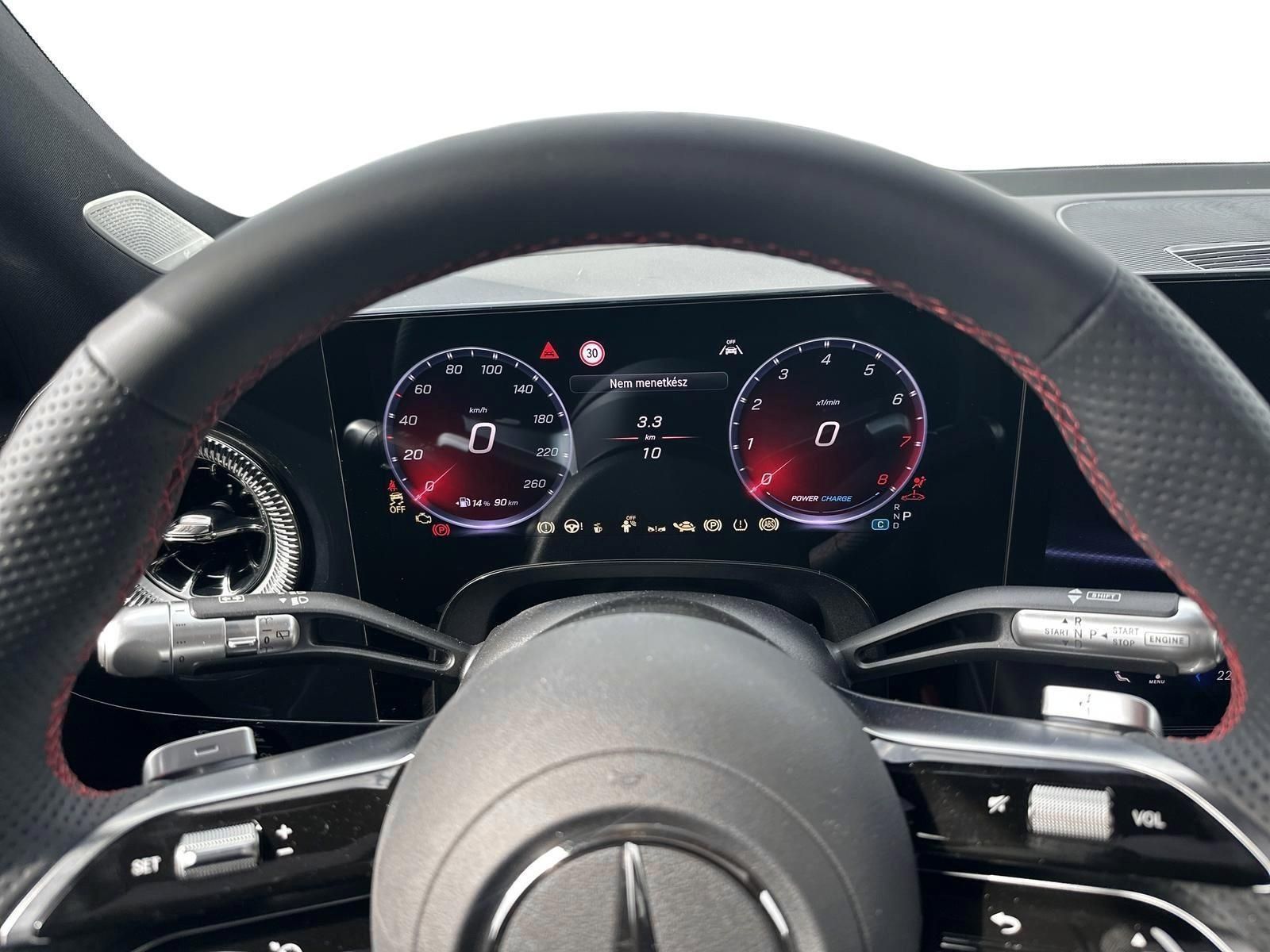 MERCEDES-BENZ GLB 200