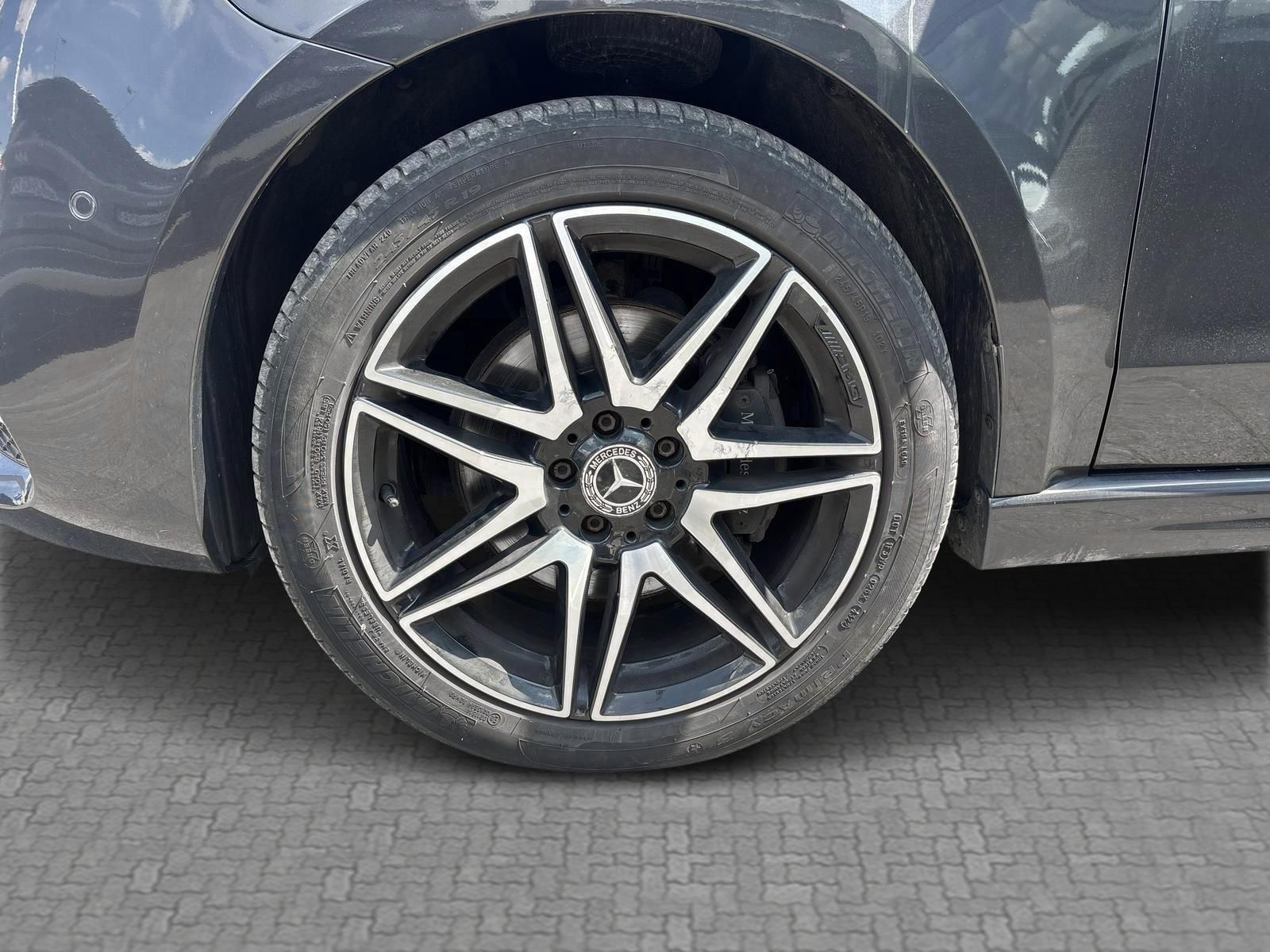 MERCEDES-BENZ V-OSZTÁLY