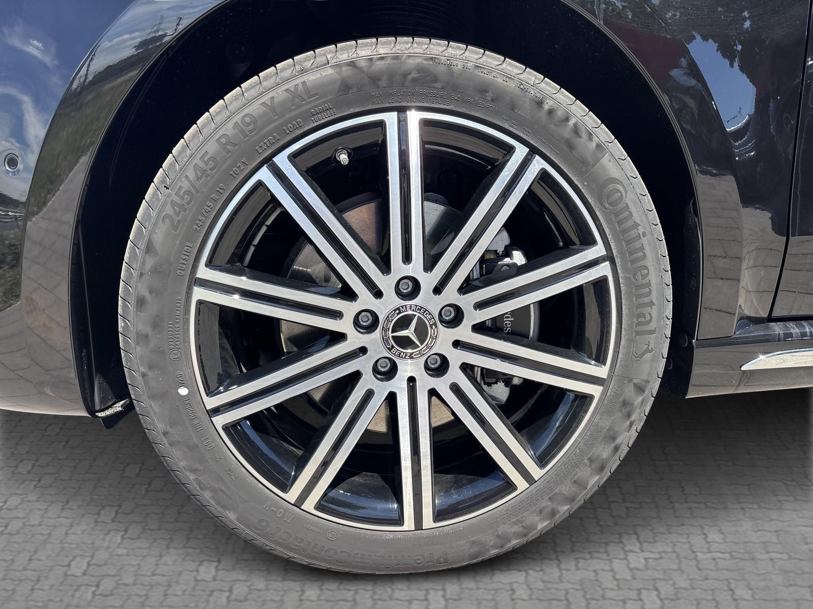 MERCEDES-BENZ V-OSZTÁLY