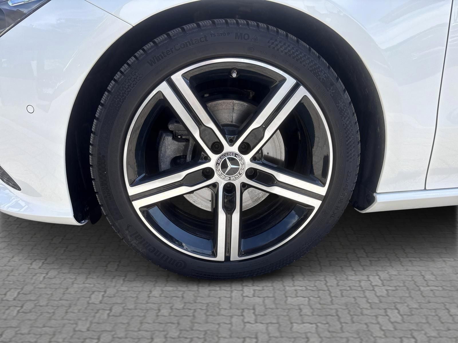 MERCEDES-BENZ CLA 200