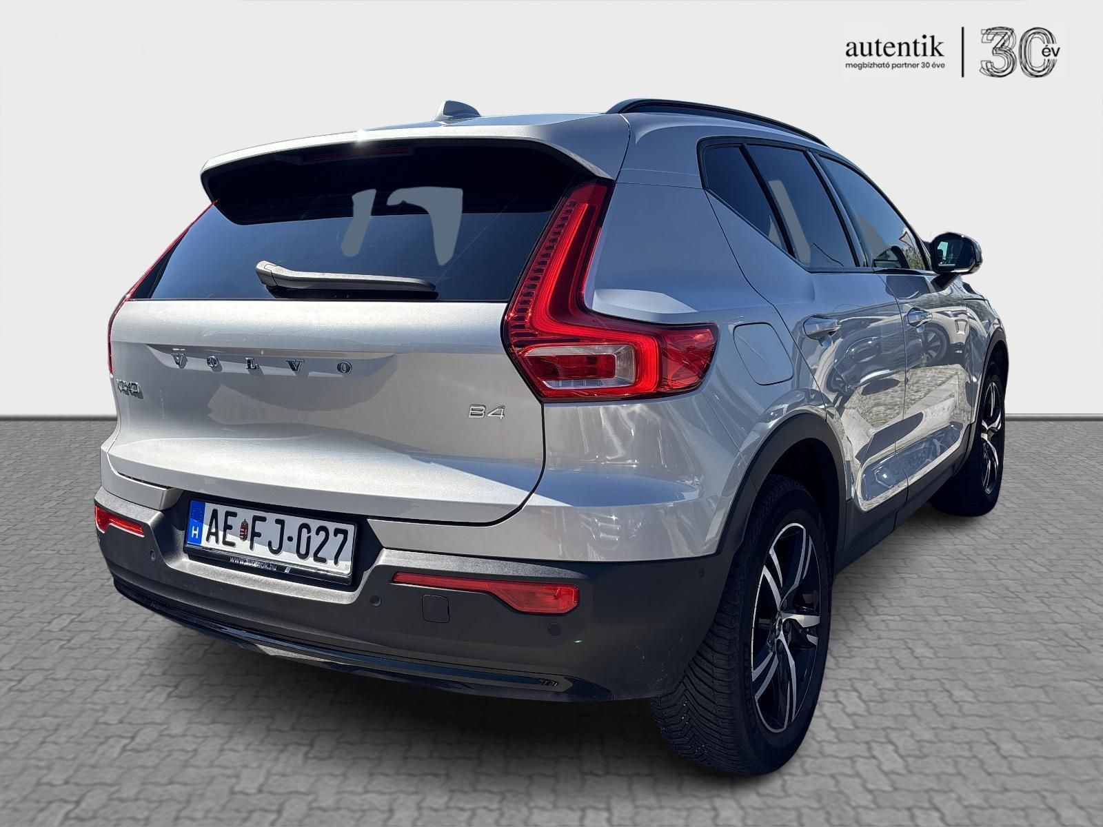 VOLVO XC40