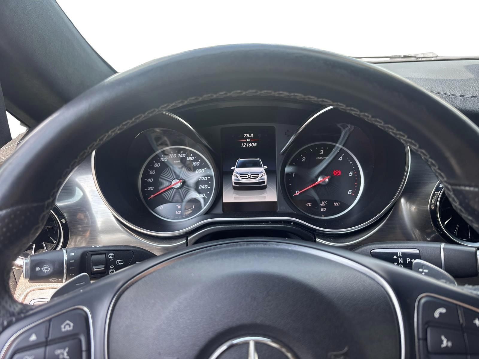 MERCEDES-BENZ V-OSZTÁLY