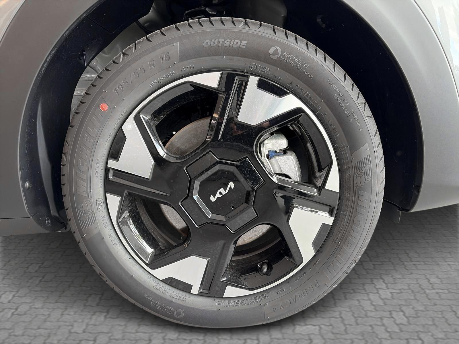 KIA STONIC