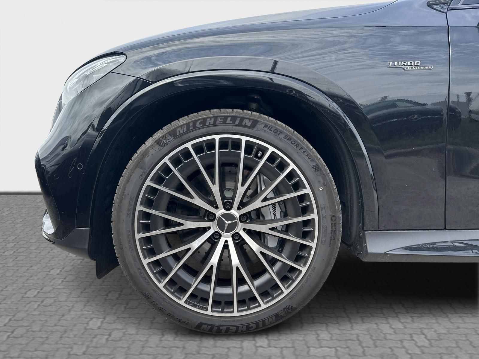 MERCEDES-AMG GLC