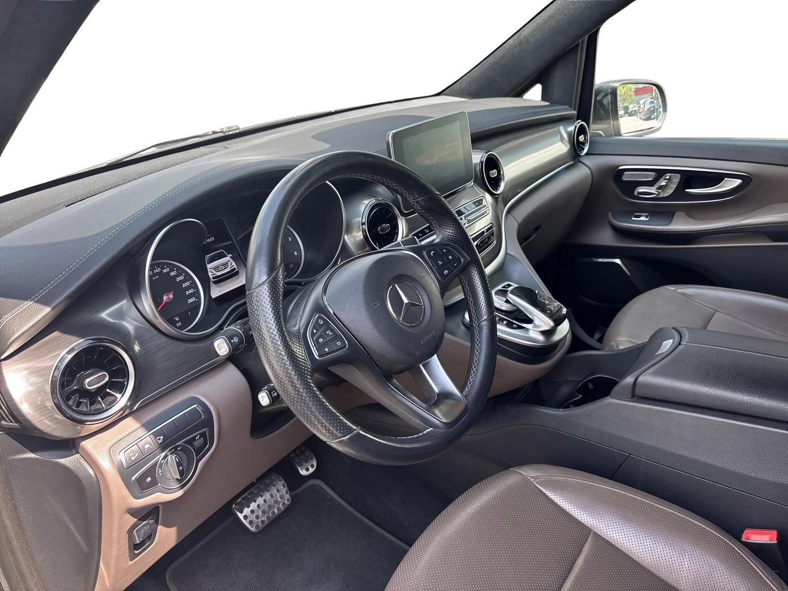 MERCEDES-BENZ V-OSZTÁLY