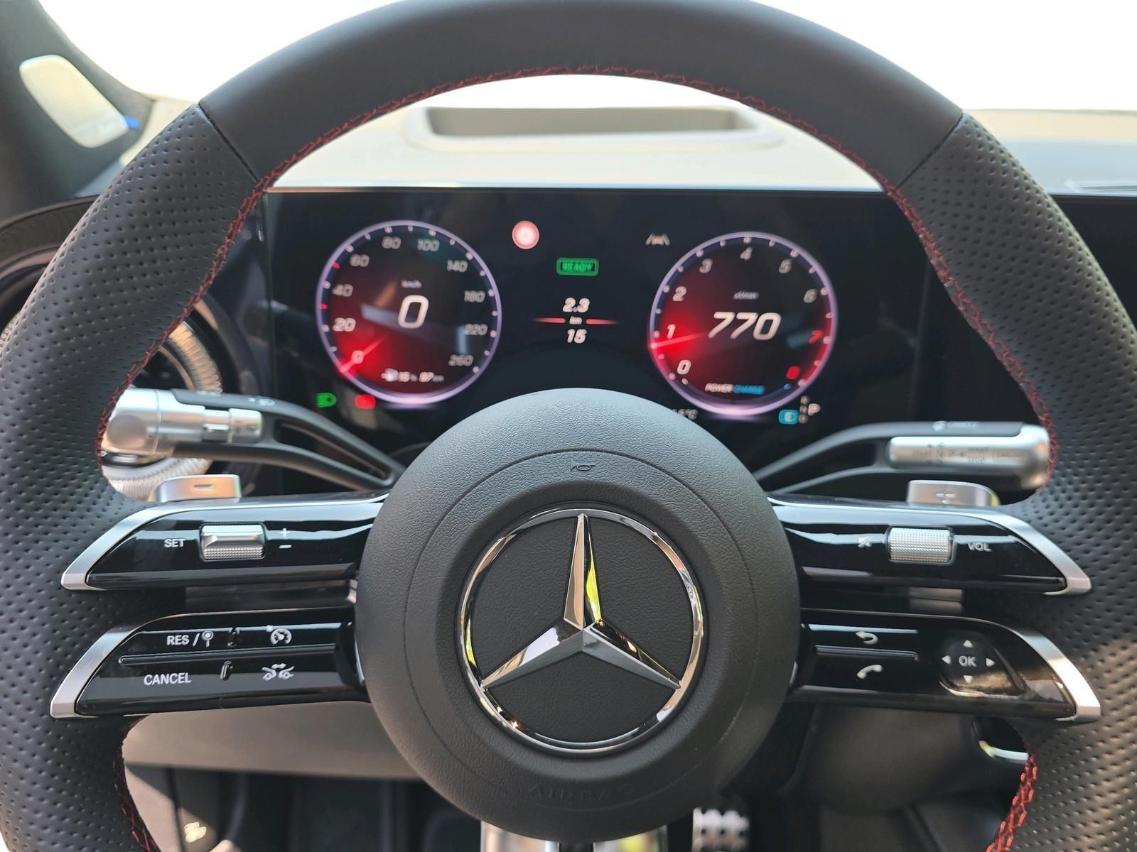 MERCEDES-BENZ GLB 200