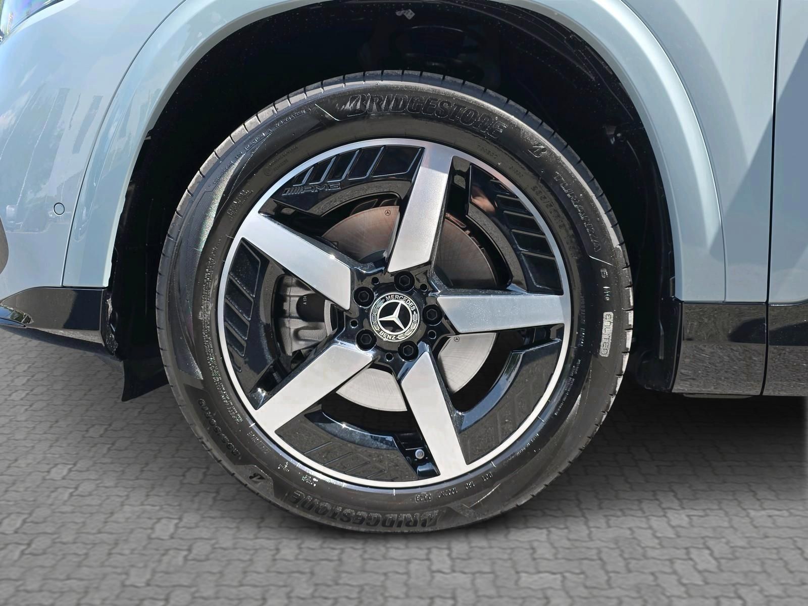 MERCEDES-BENZ GLB 200