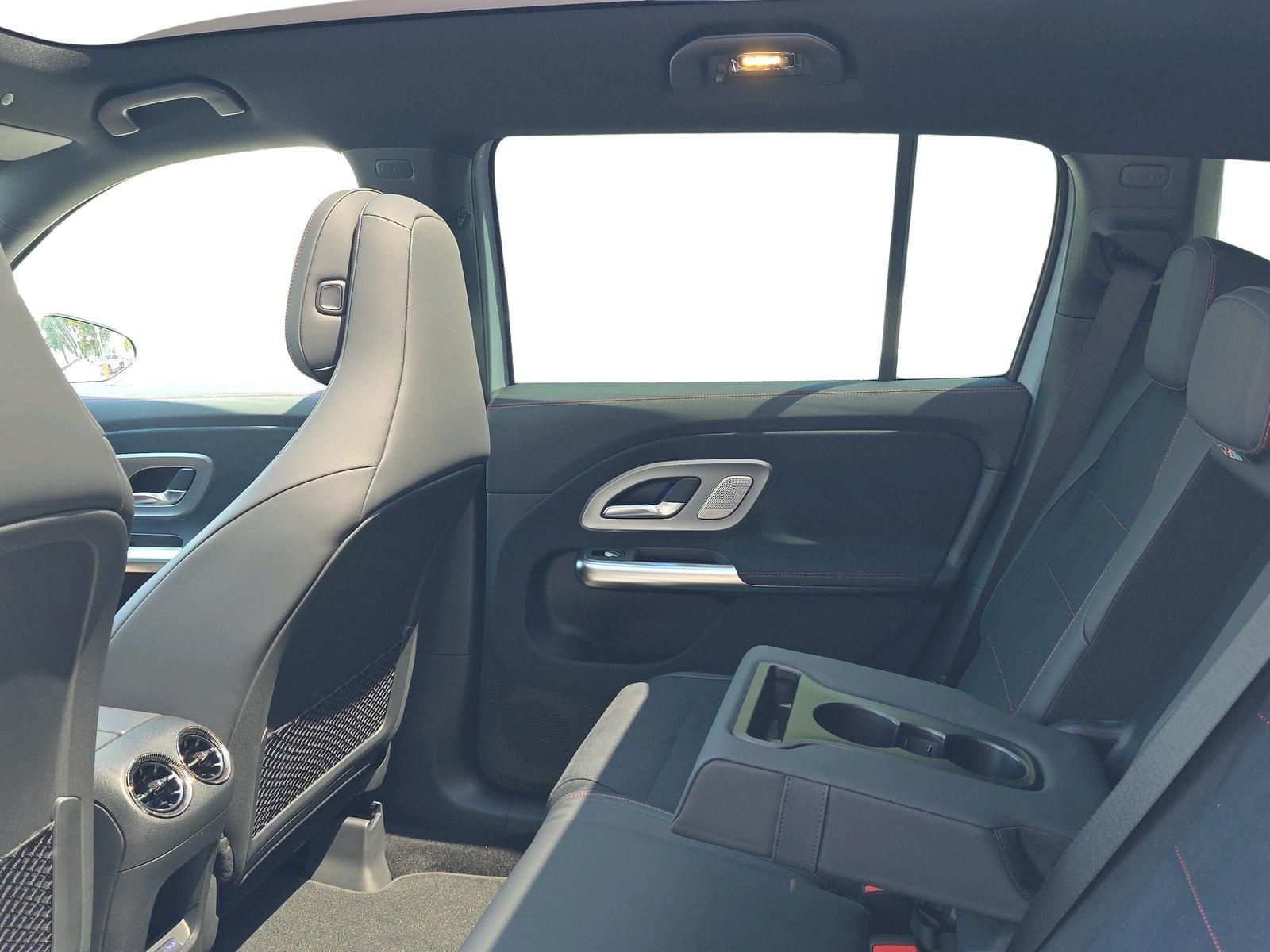 MERCEDES-BENZ GLB 200