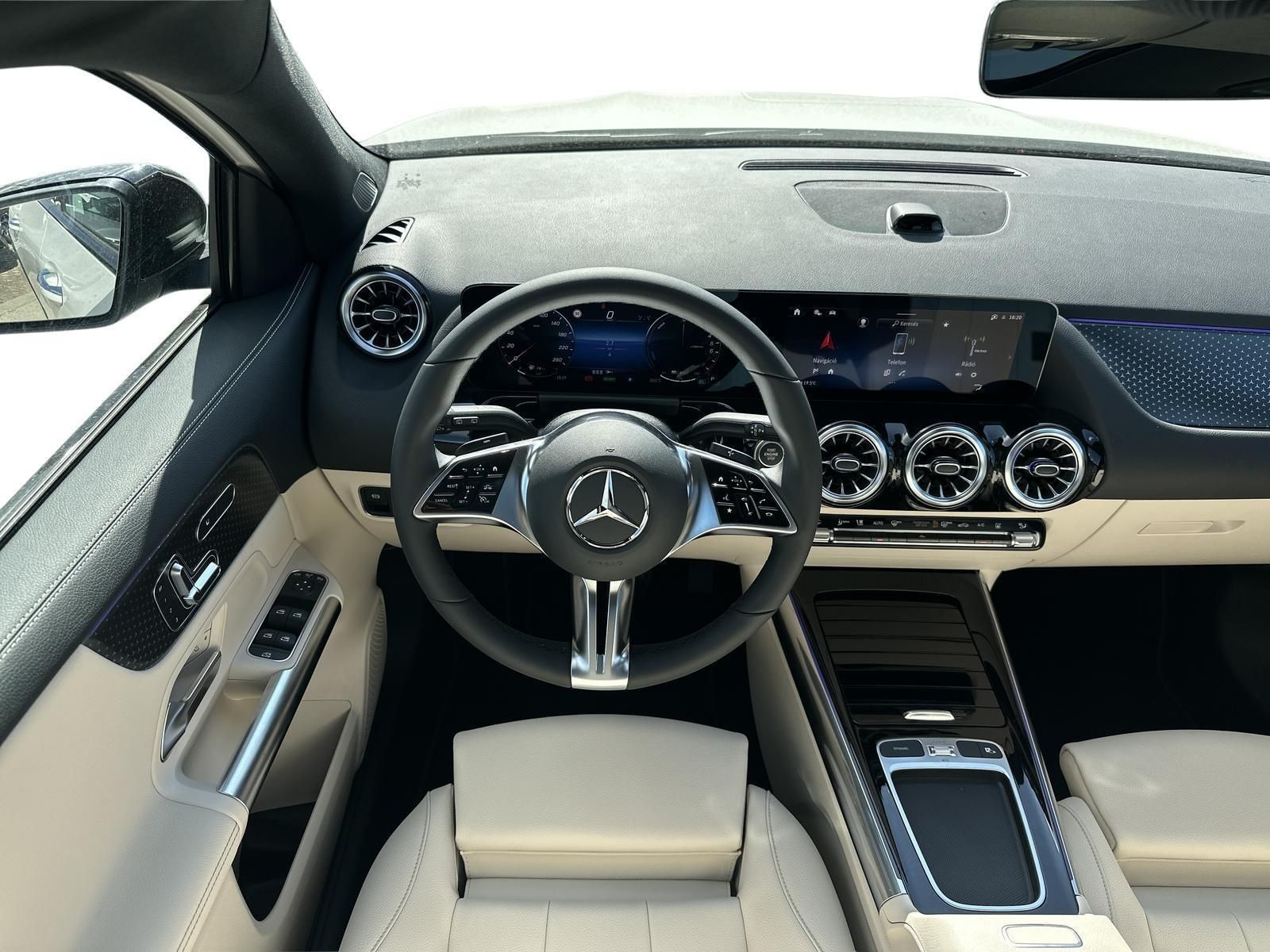 MERCEDES-BENZ GLA 250