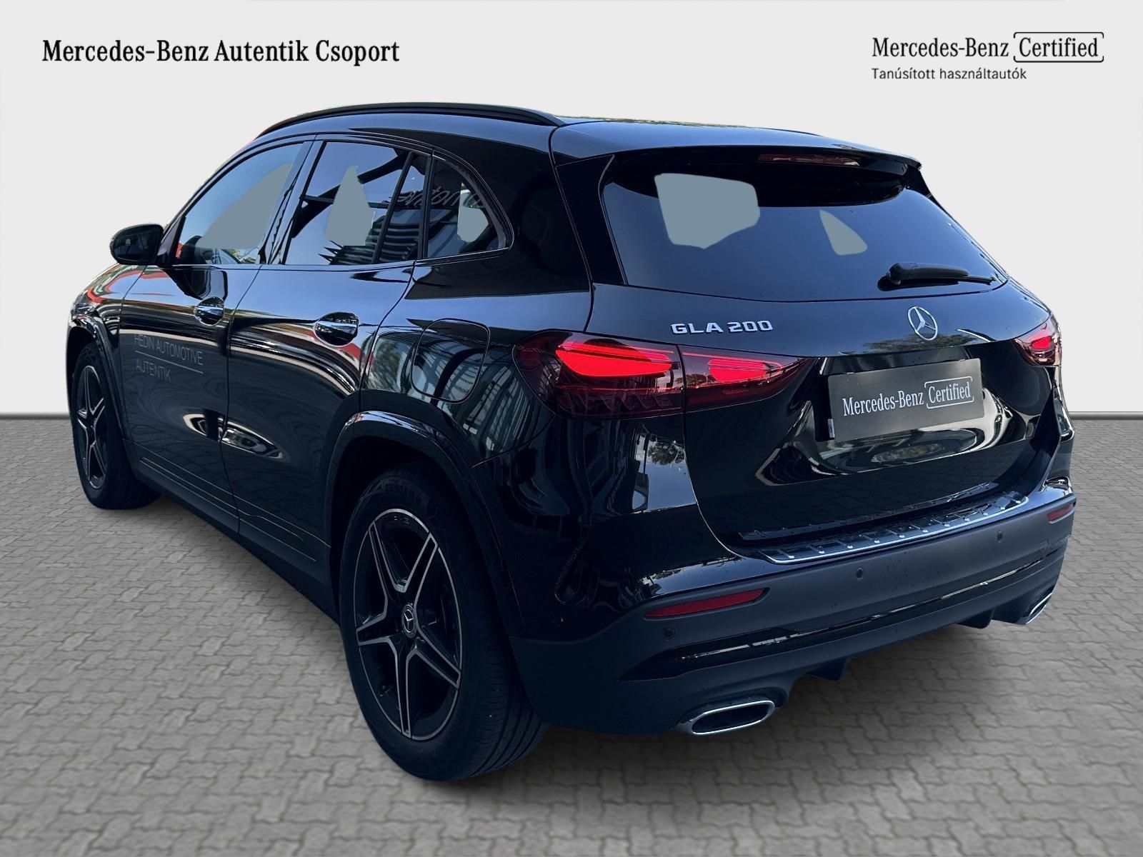 MERCEDES-BENZ GLA 200