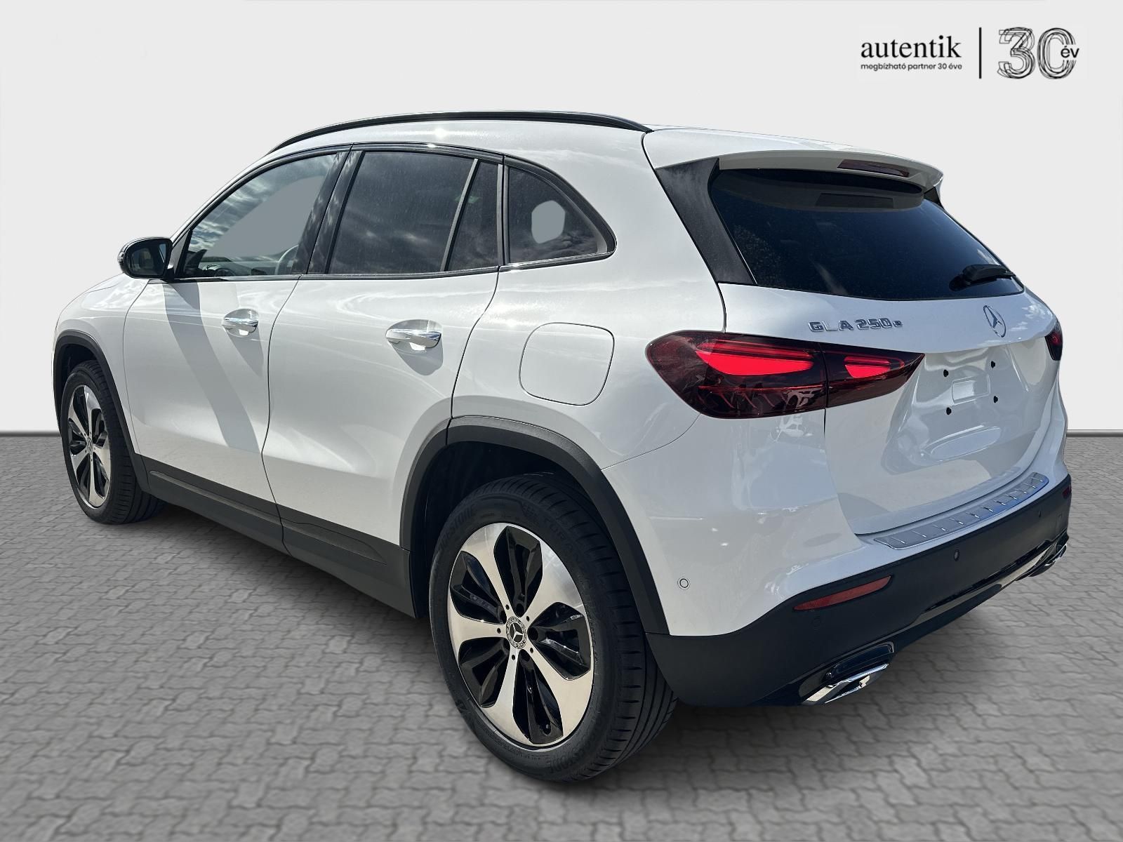 MERCEDES-BENZ GLA 250