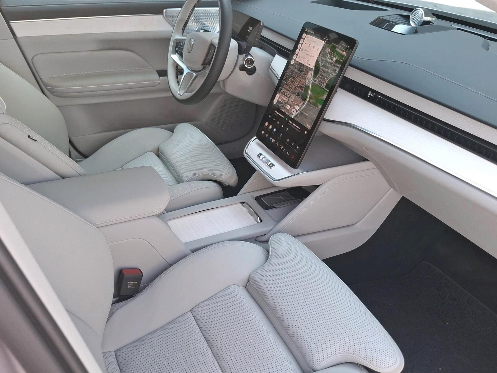 VOLVO ES90