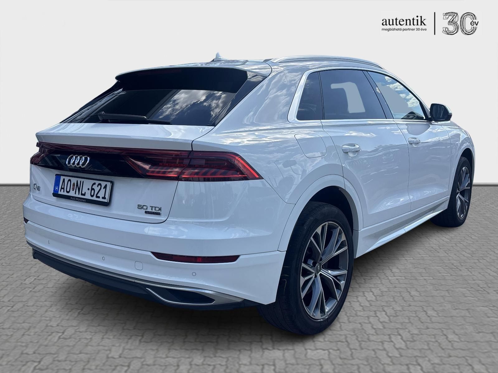 AUDI Q8