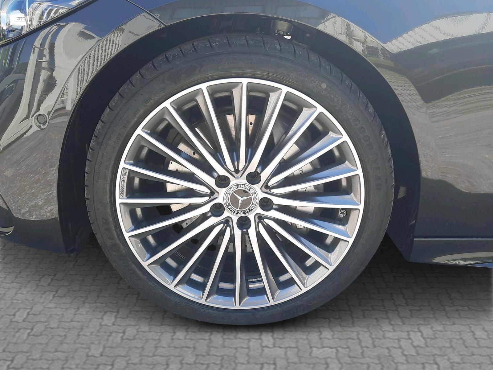 MERCEDES-BENZ C 220