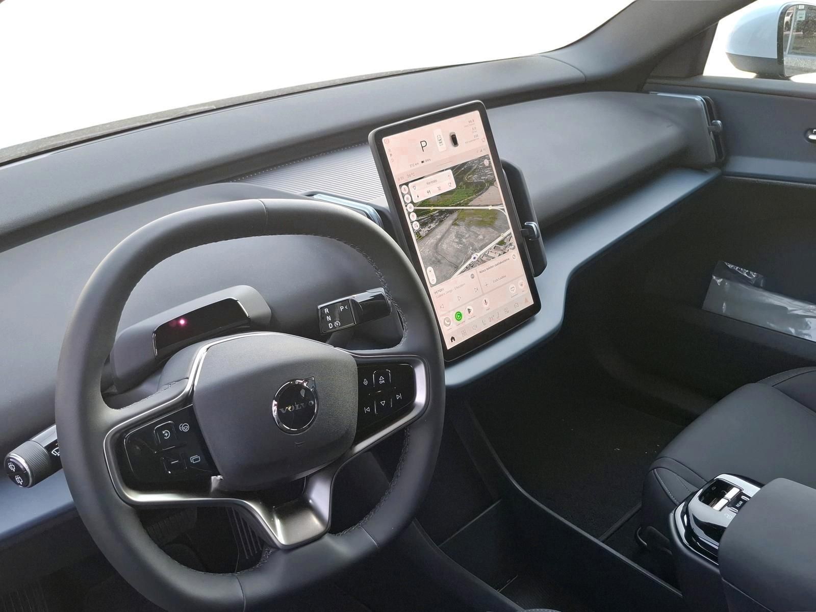 VOLVO EX30