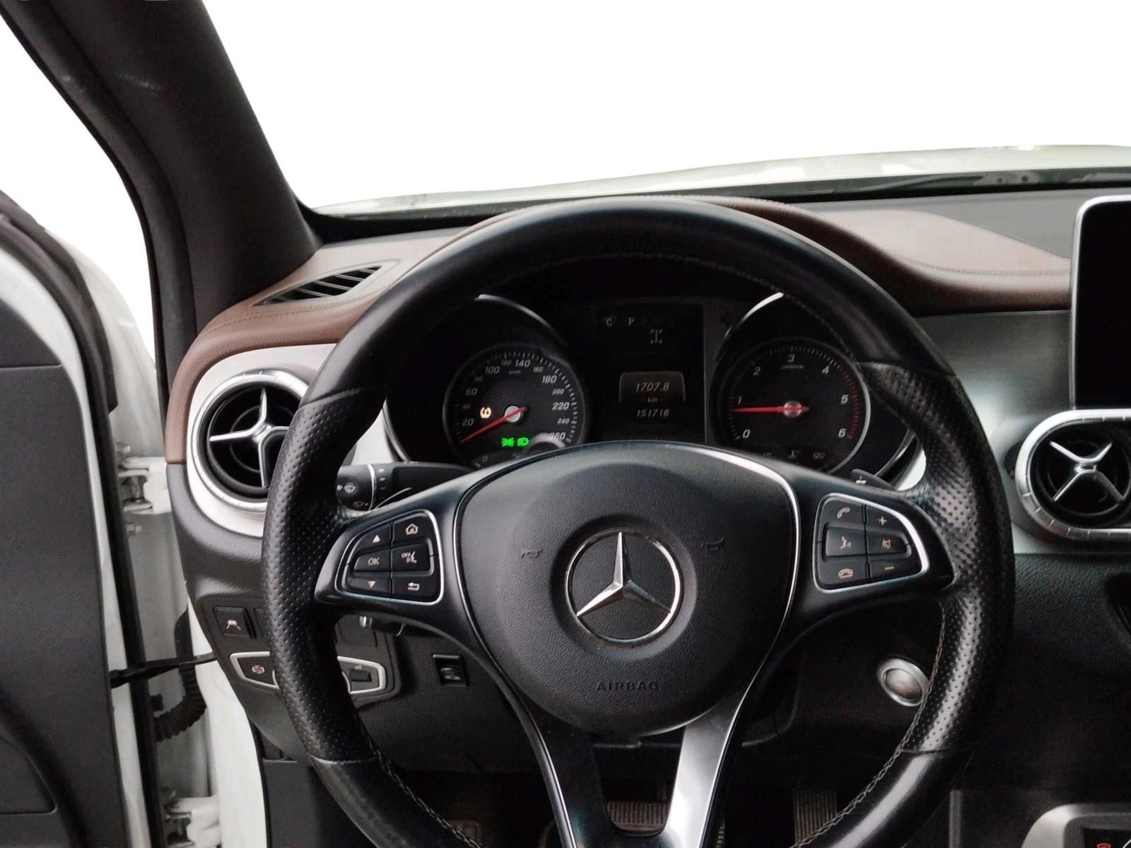 MERCEDES-BENZ X-OSZTÁLY