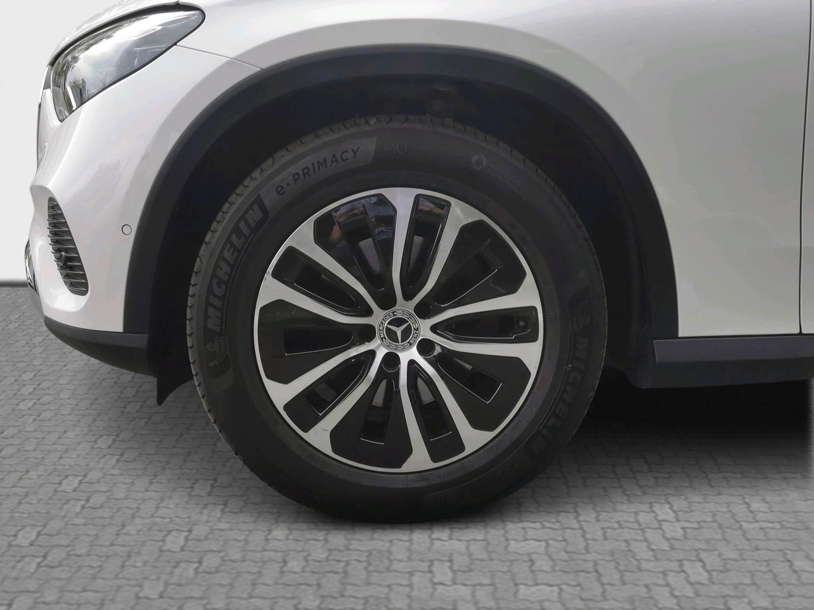 MERCEDES-BENZ GLC 200