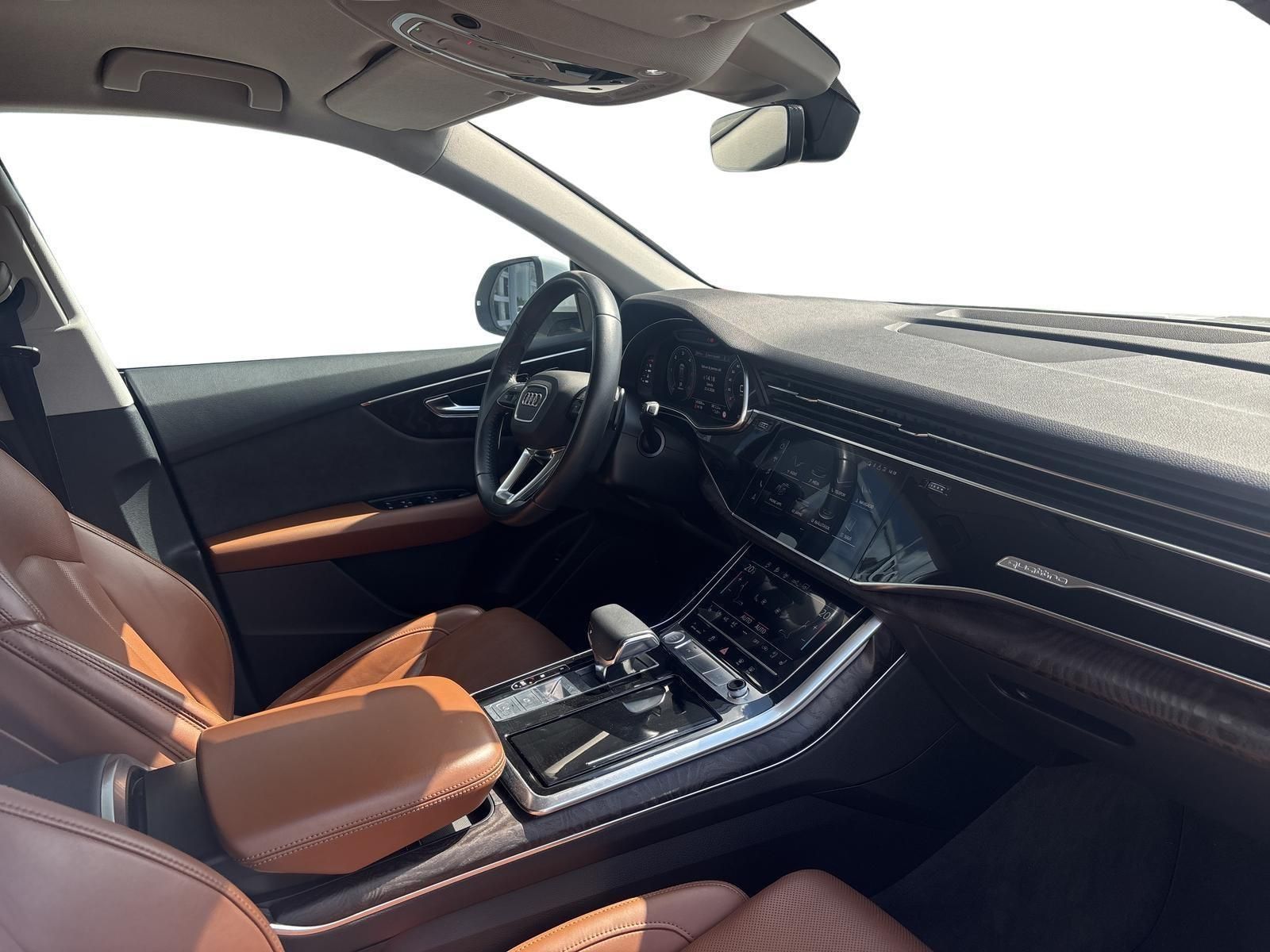 AUDI Q8